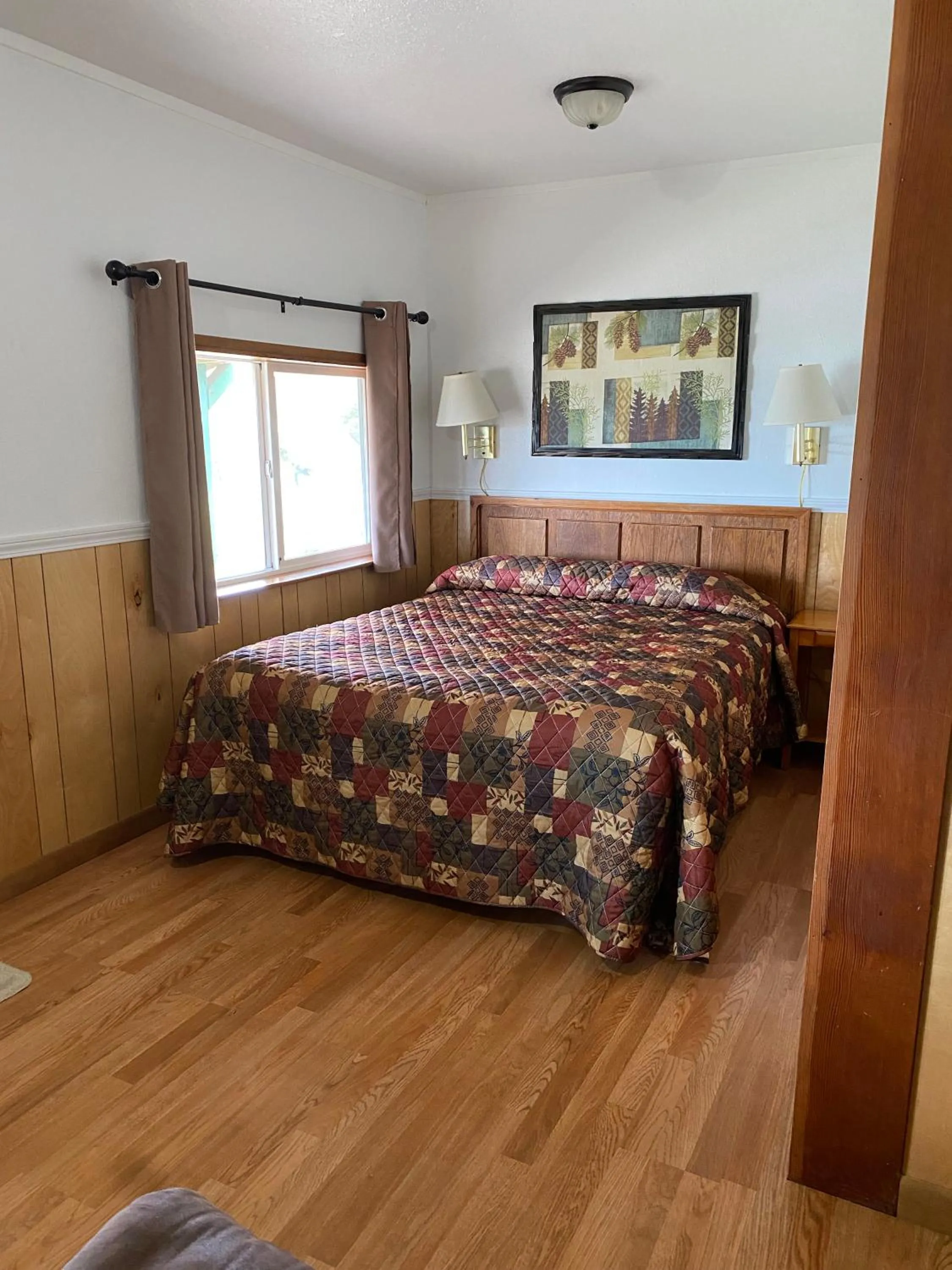 Bedroom, Bed in Oceanside Ocean Front Cabins