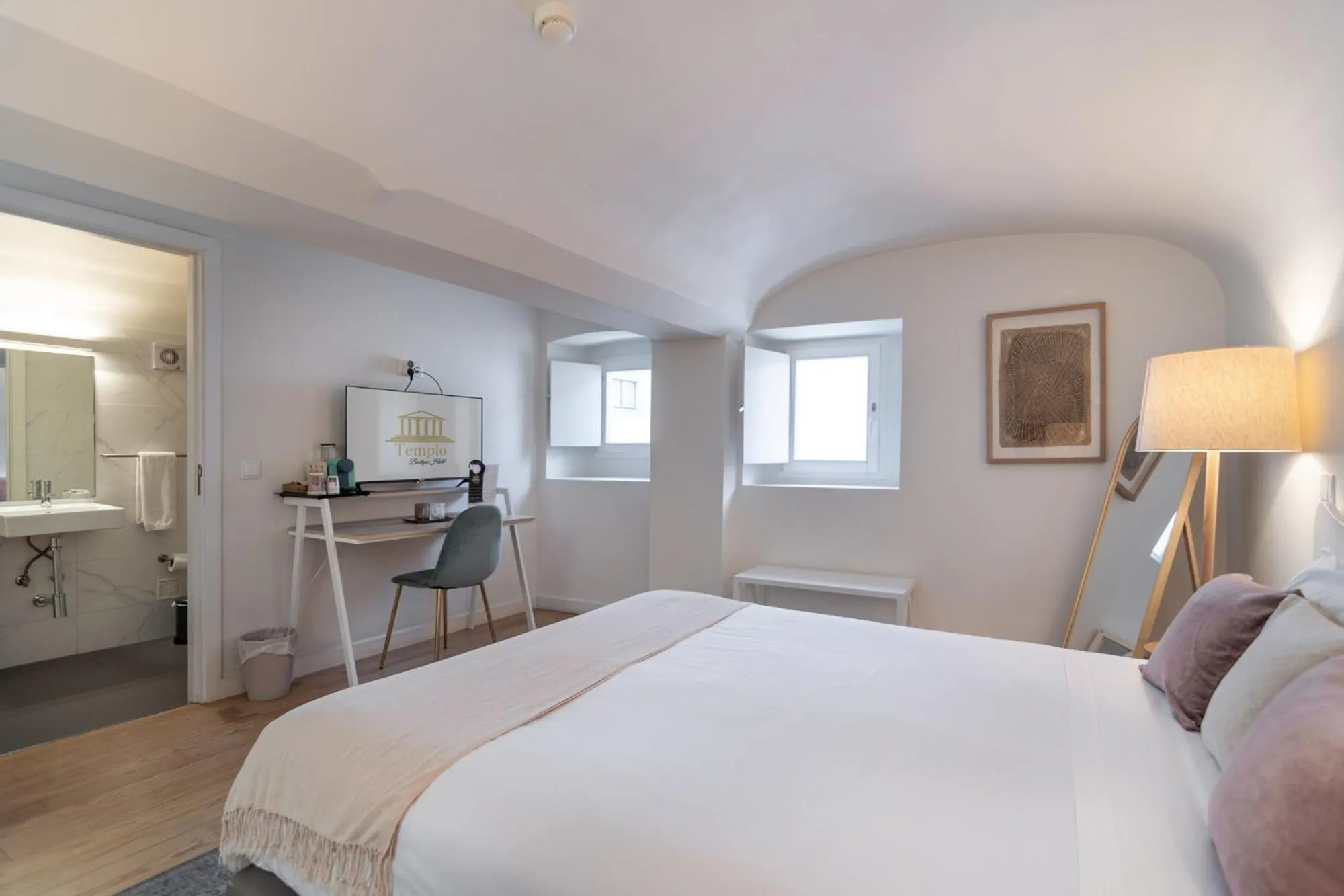 Bed in Templo Boutique Hotel