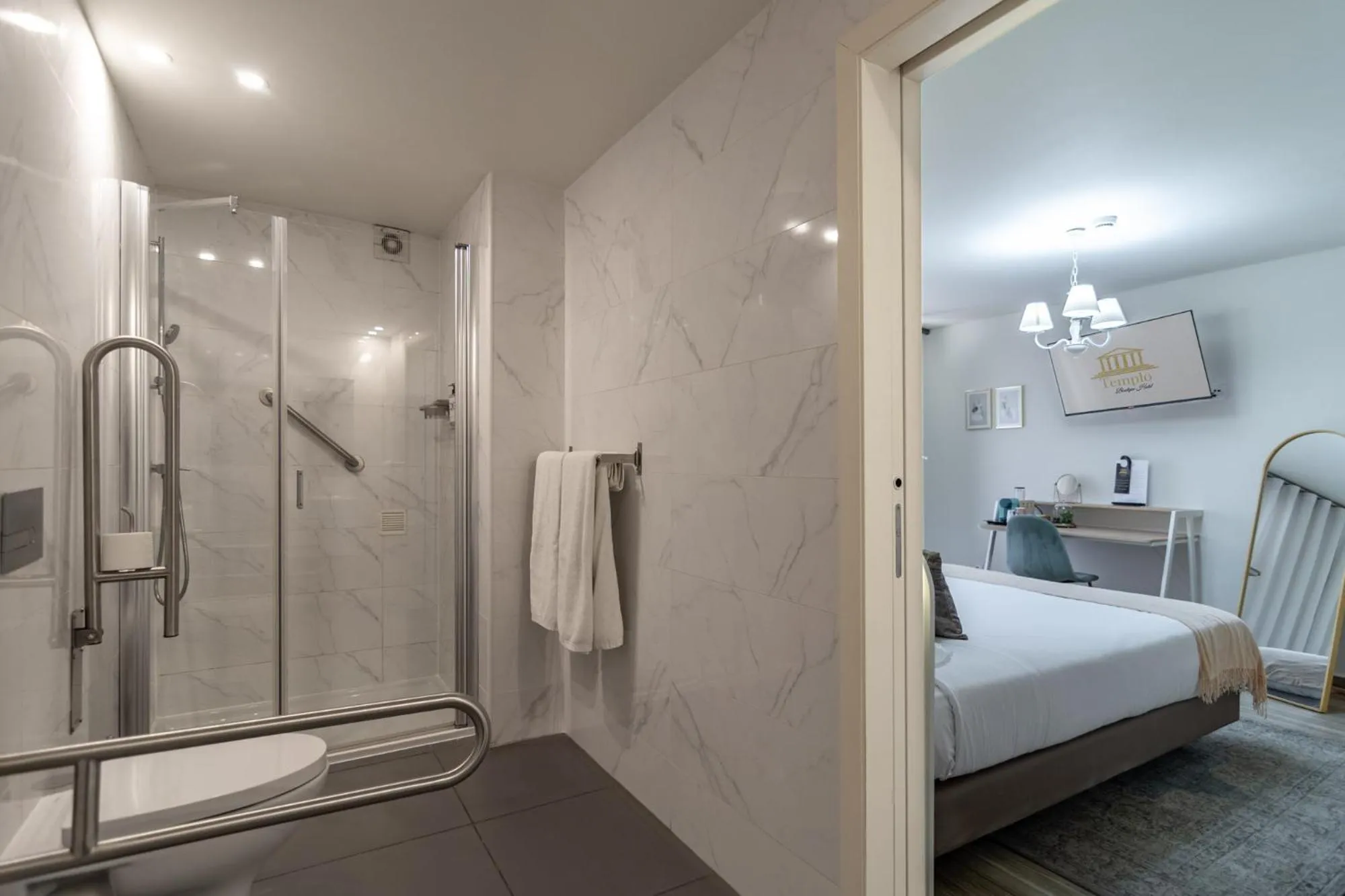 Bathroom, Bed in Templo Boutique Hotel