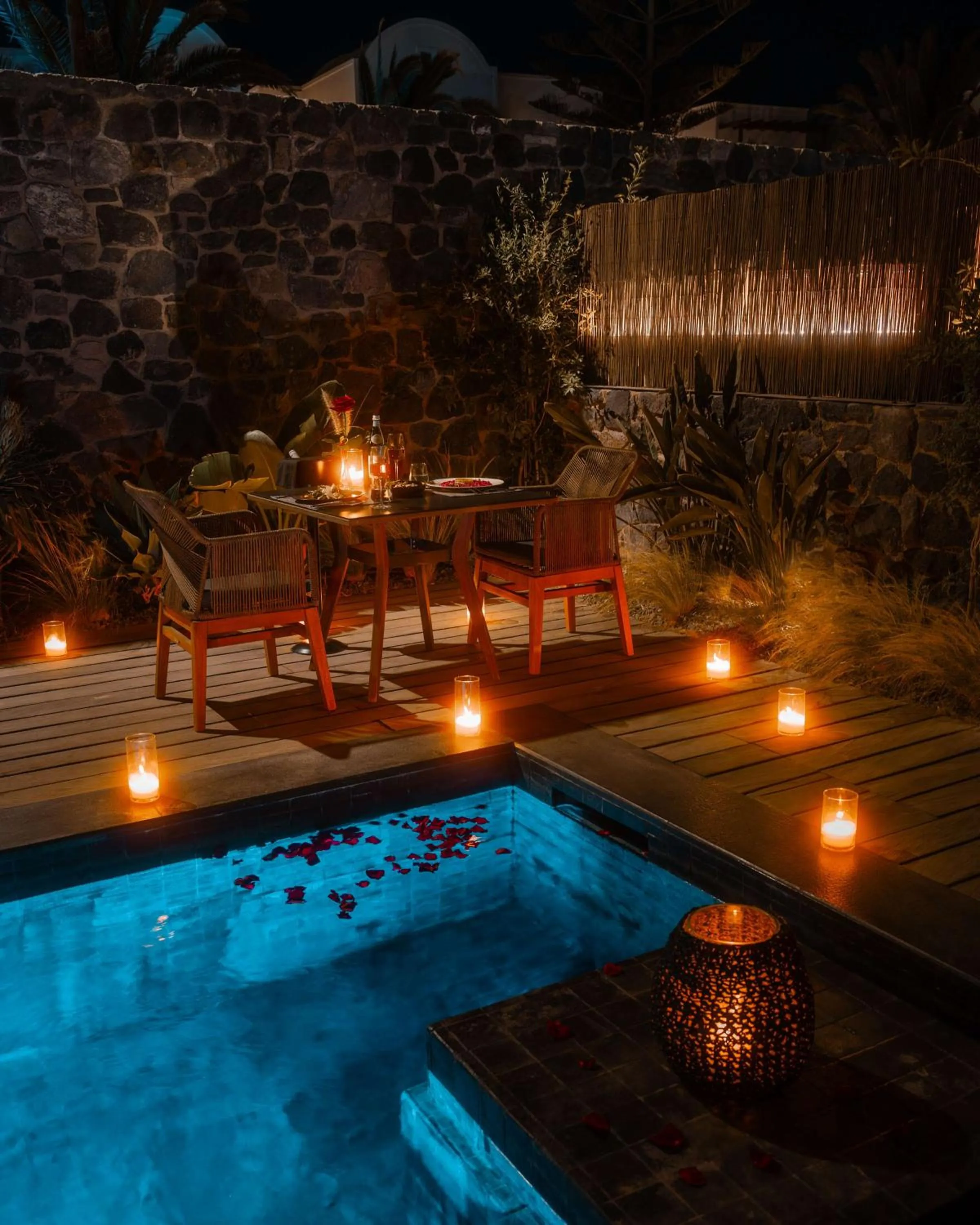 Food and drinks in Radisson Blu Zaffron Resort, Santorini