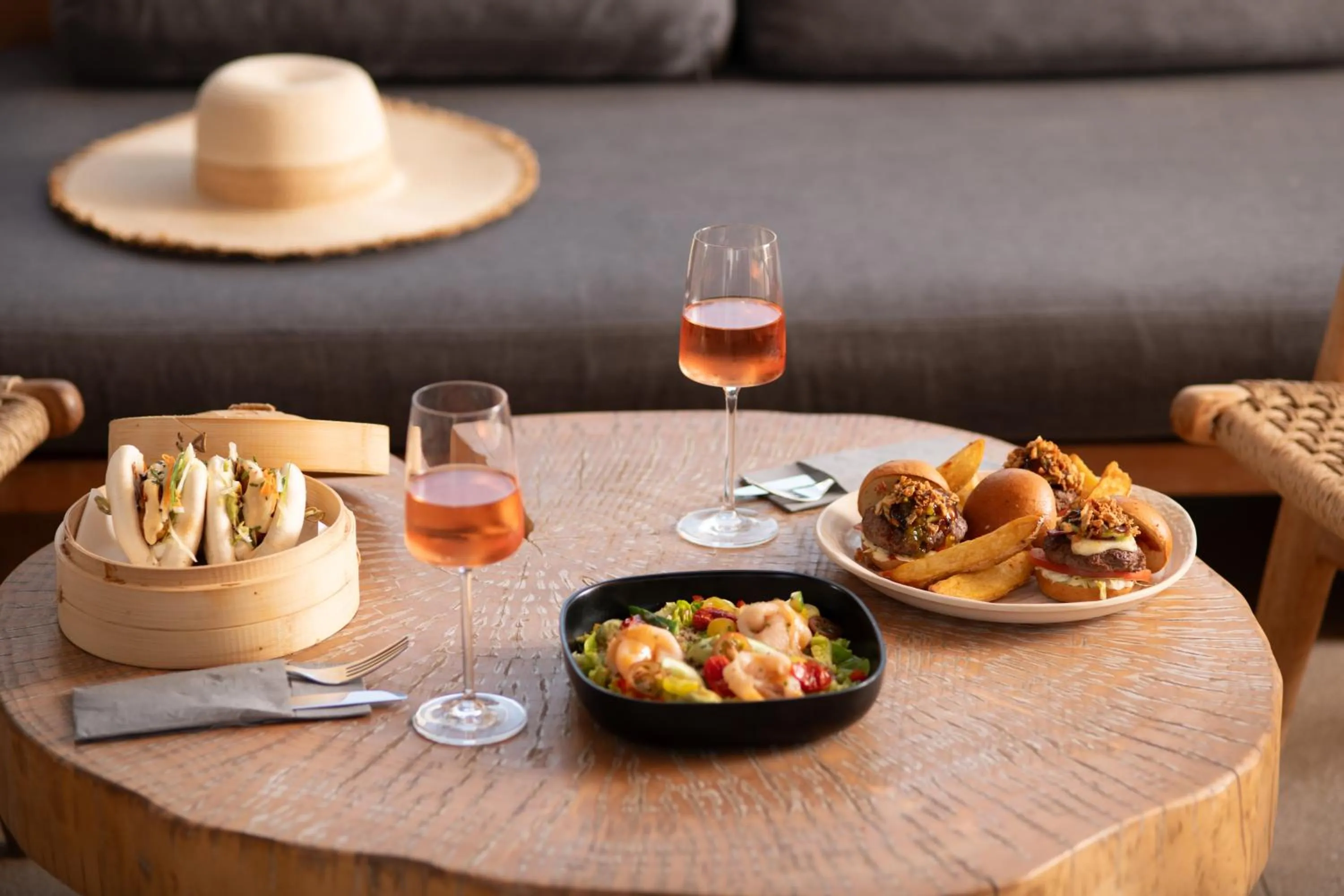 Restaurant/places to eat in Radisson Blu Zaffron Resort, Santorini