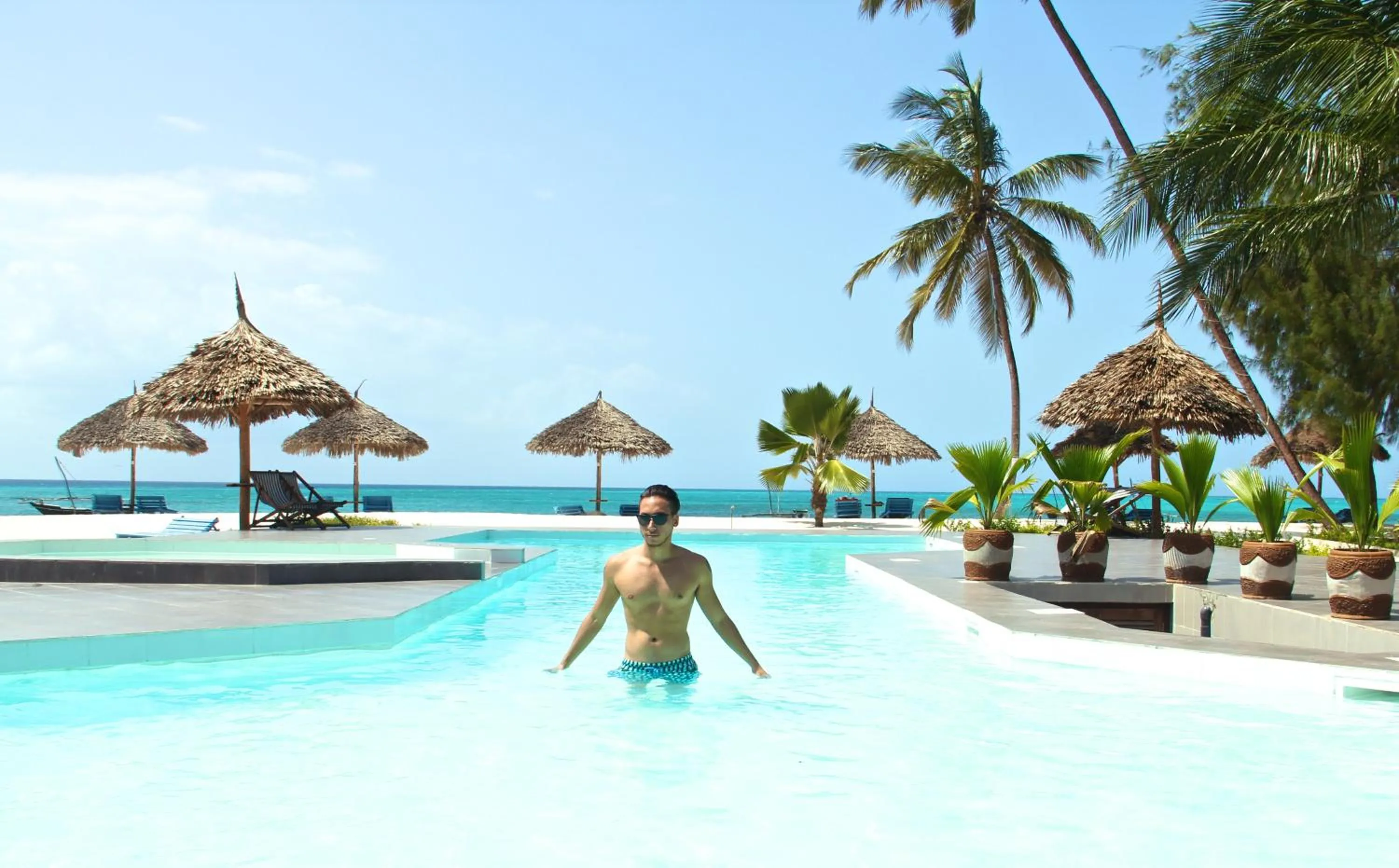Swimming pool in Smiles Beach Hotel