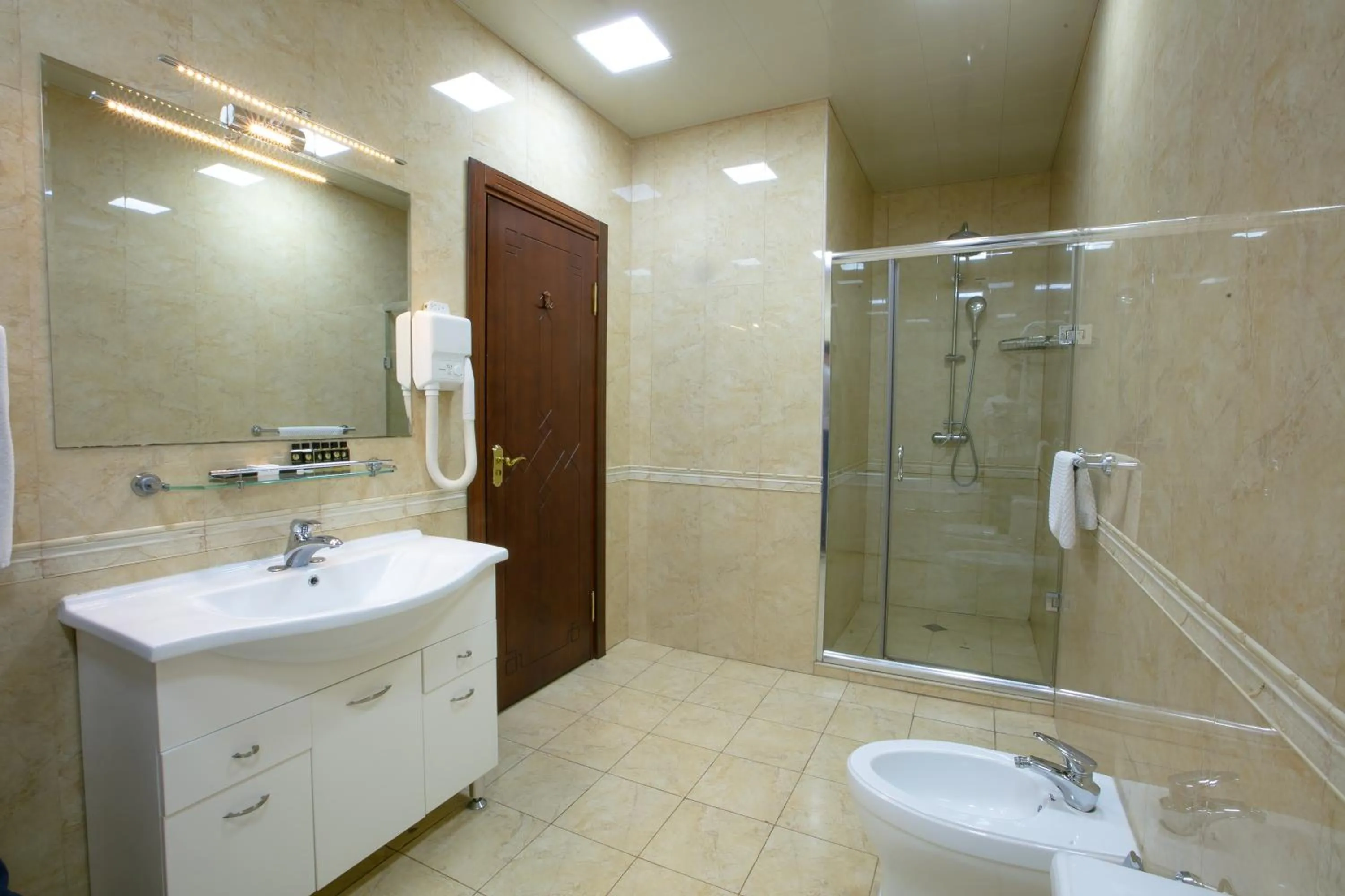 Shower in Sheki Palace Hotel