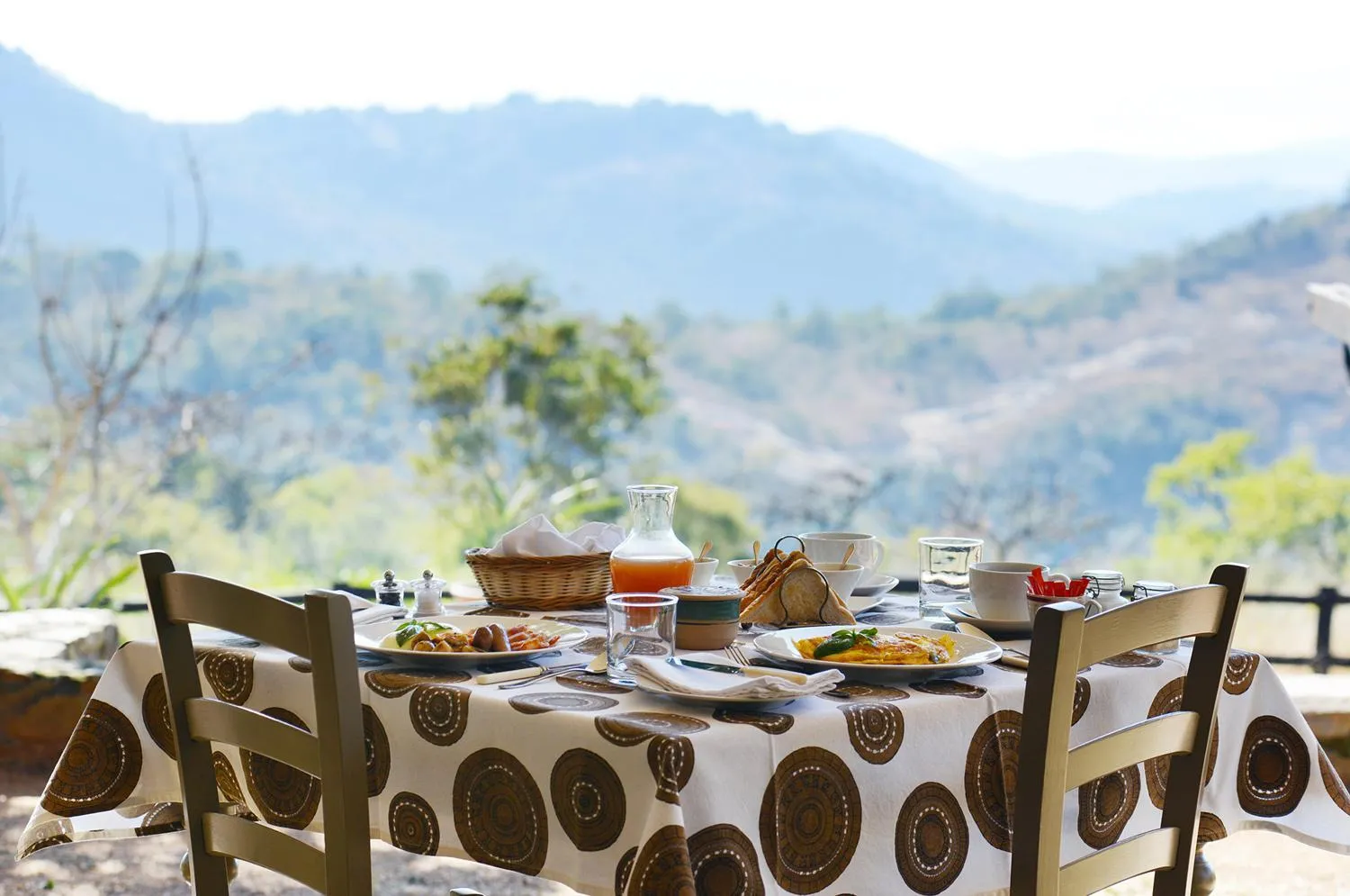 Restaurant/places to eat in Tomjachu Bush Retreat