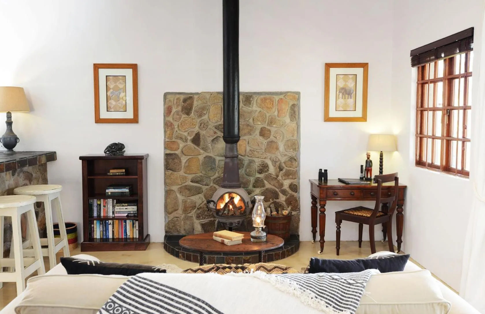 Living room in Tomjachu Bush Retreat