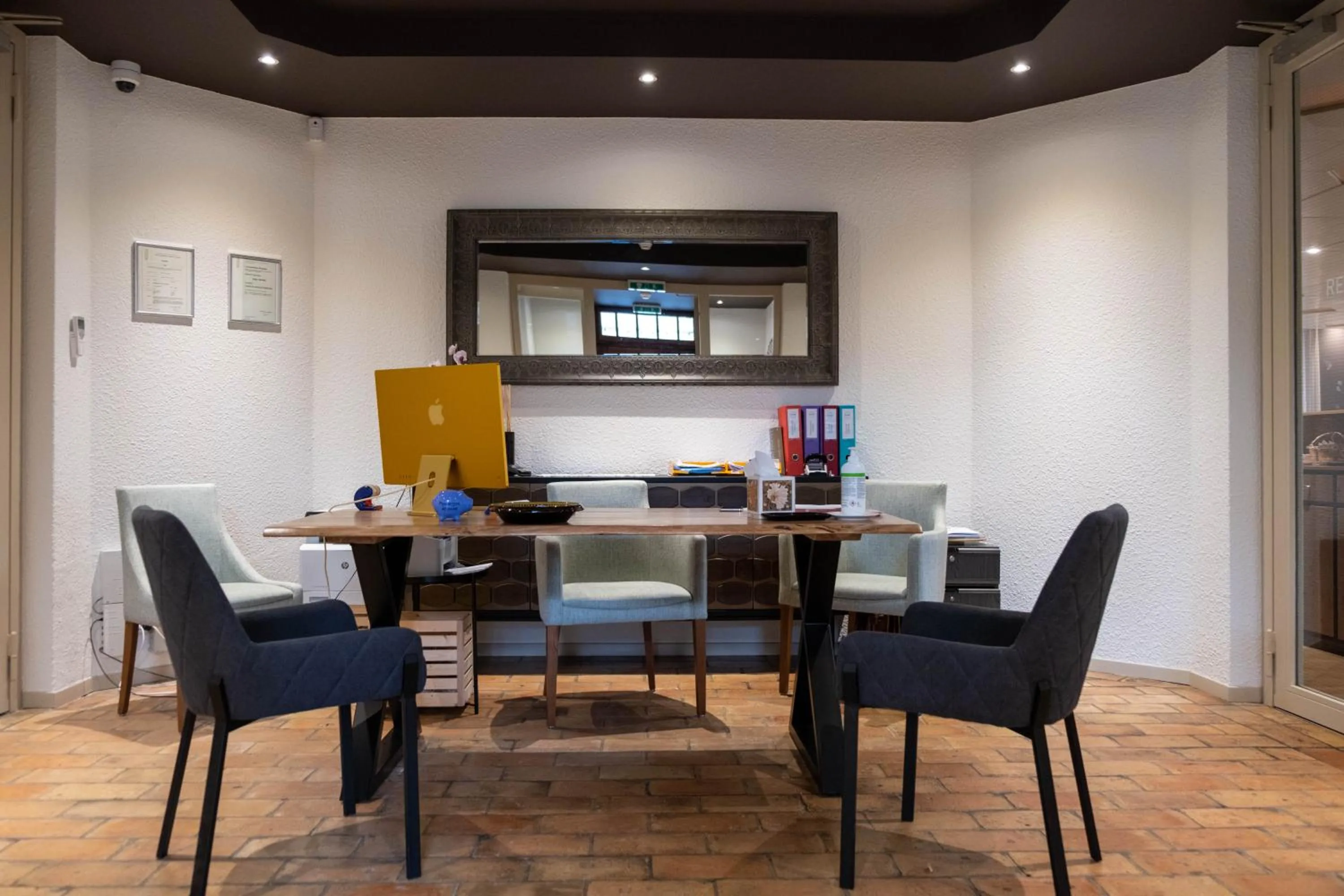 Lobby or reception in Boutique Hôtel de l'Ecu Vaudois