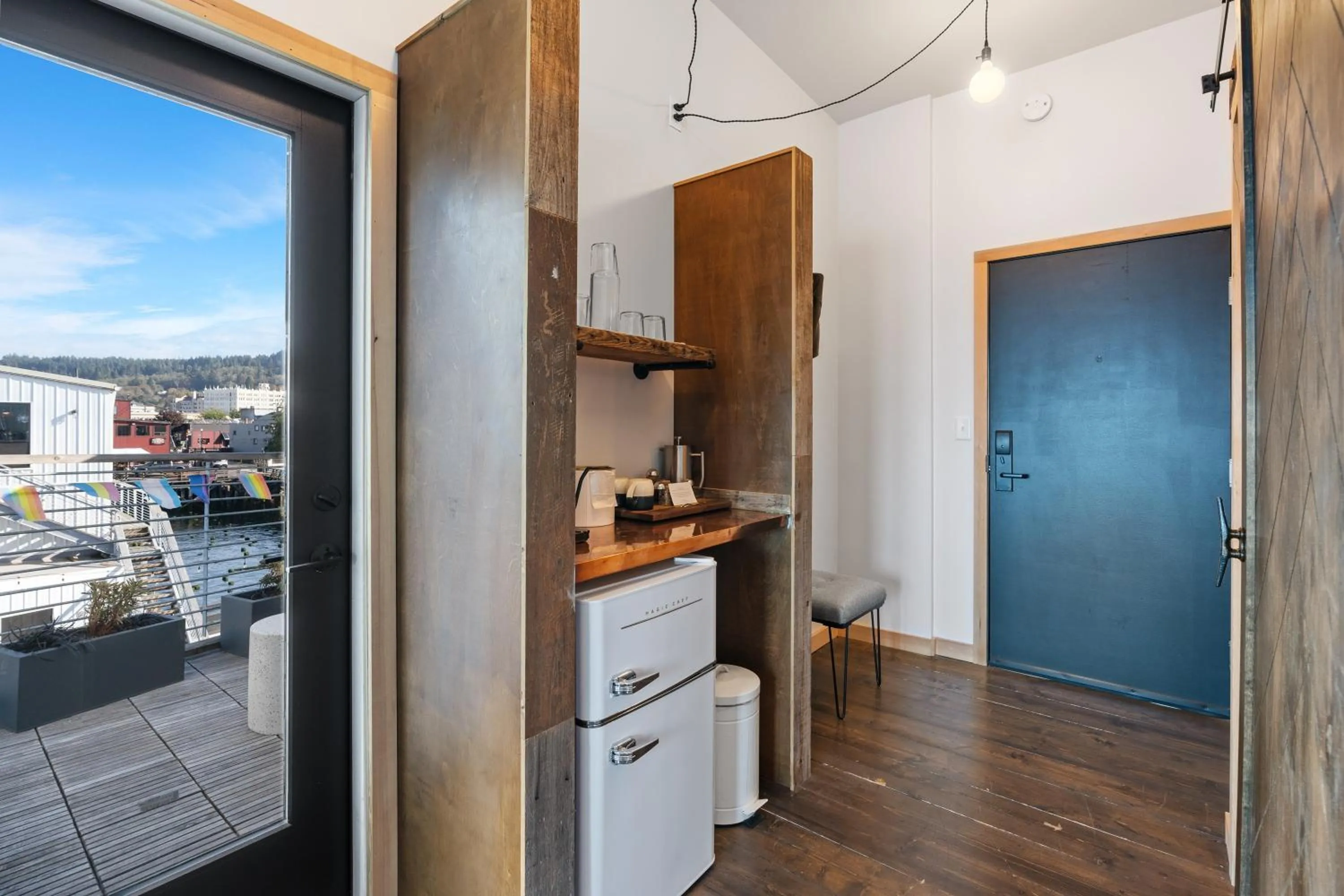 Kitchen or kitchenette in Bowline Hotel