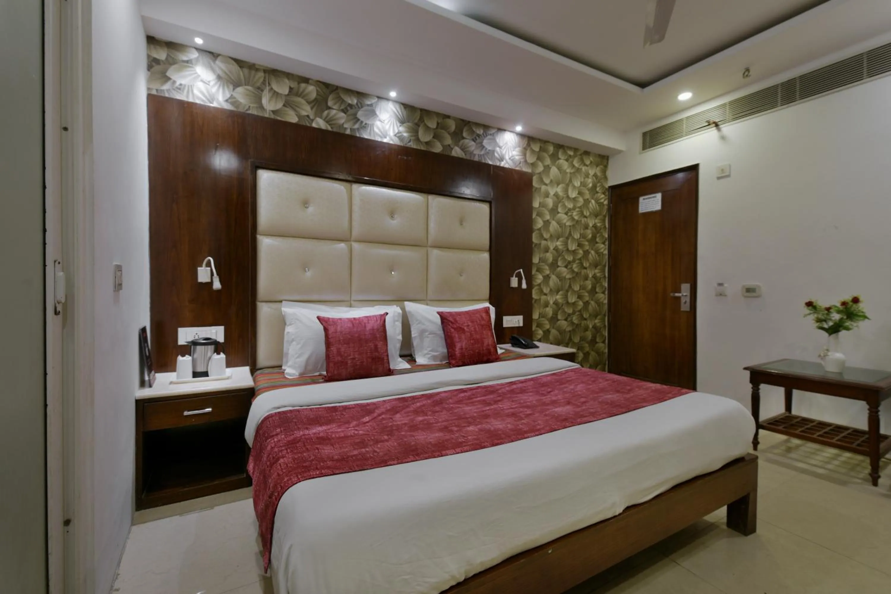 Bed in The Yuvraj By LIVIQ