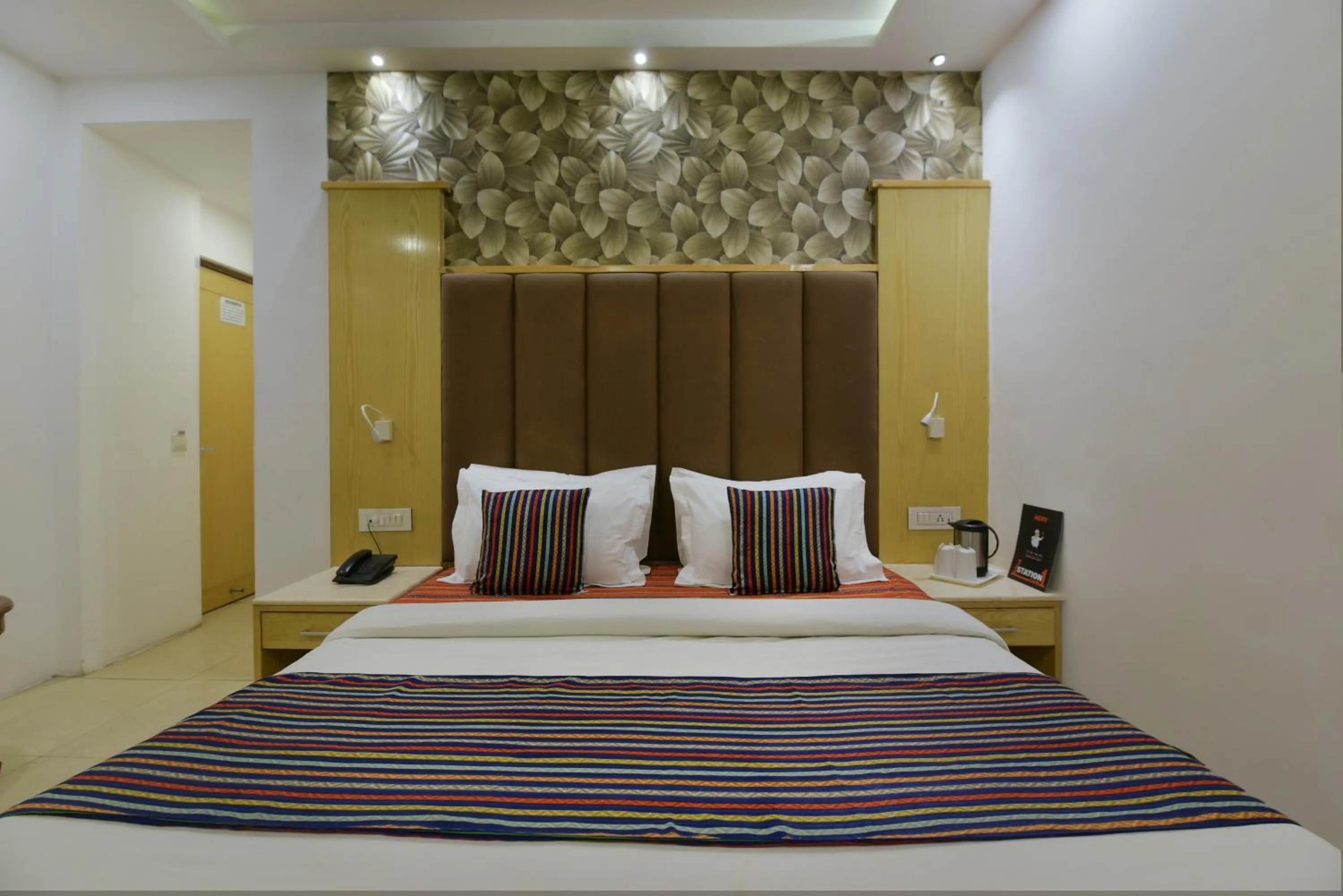 Bed in The Yuvraj By LIVIQ