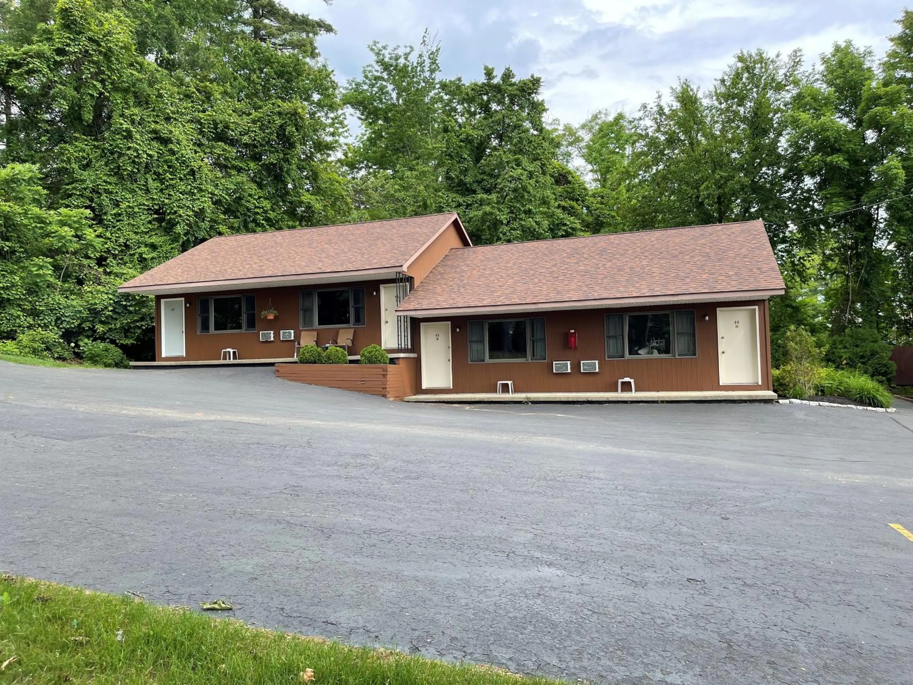 Mohican Resort Motel, Conveniently located to all Lake George attractions