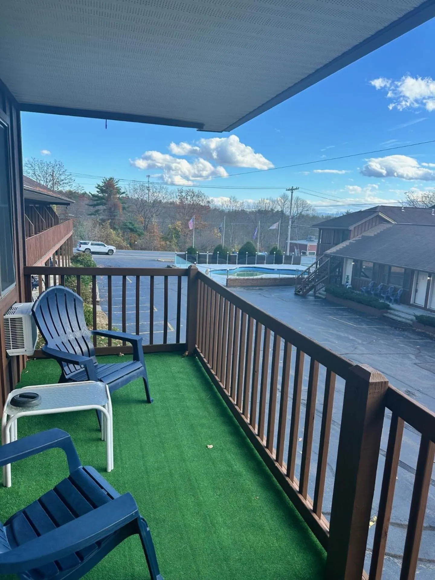 Mohican Resort Motel, Conveniently located to all Lake George attractions