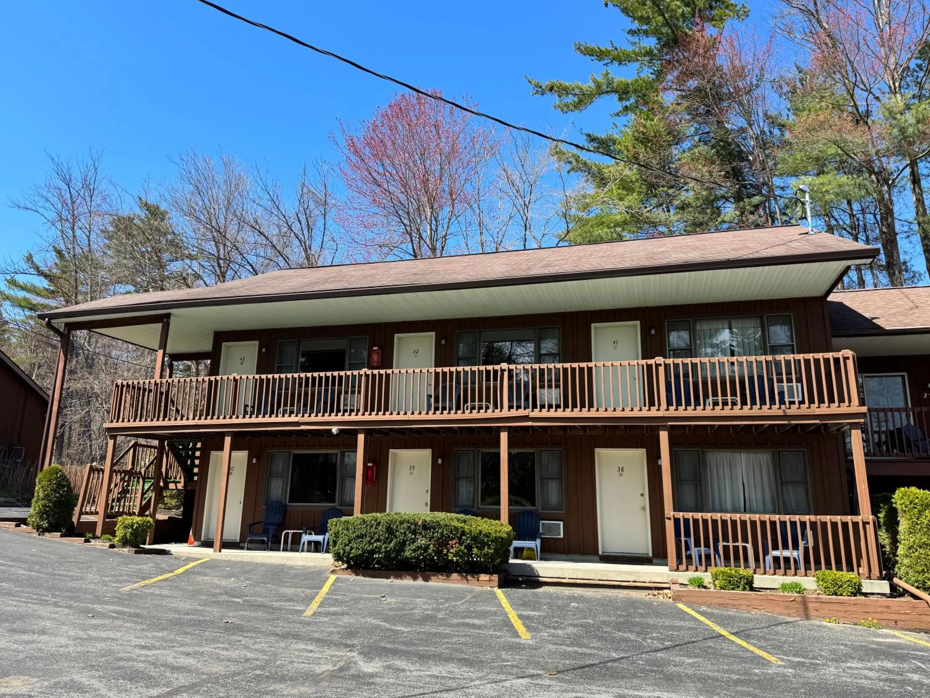Mohican Resort Motel, Conveniently located to all Lake George attractions