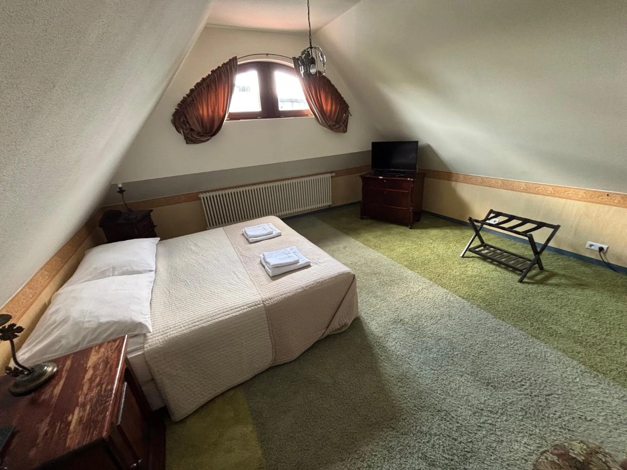 Bed in Hotel Pałacyk Konin
