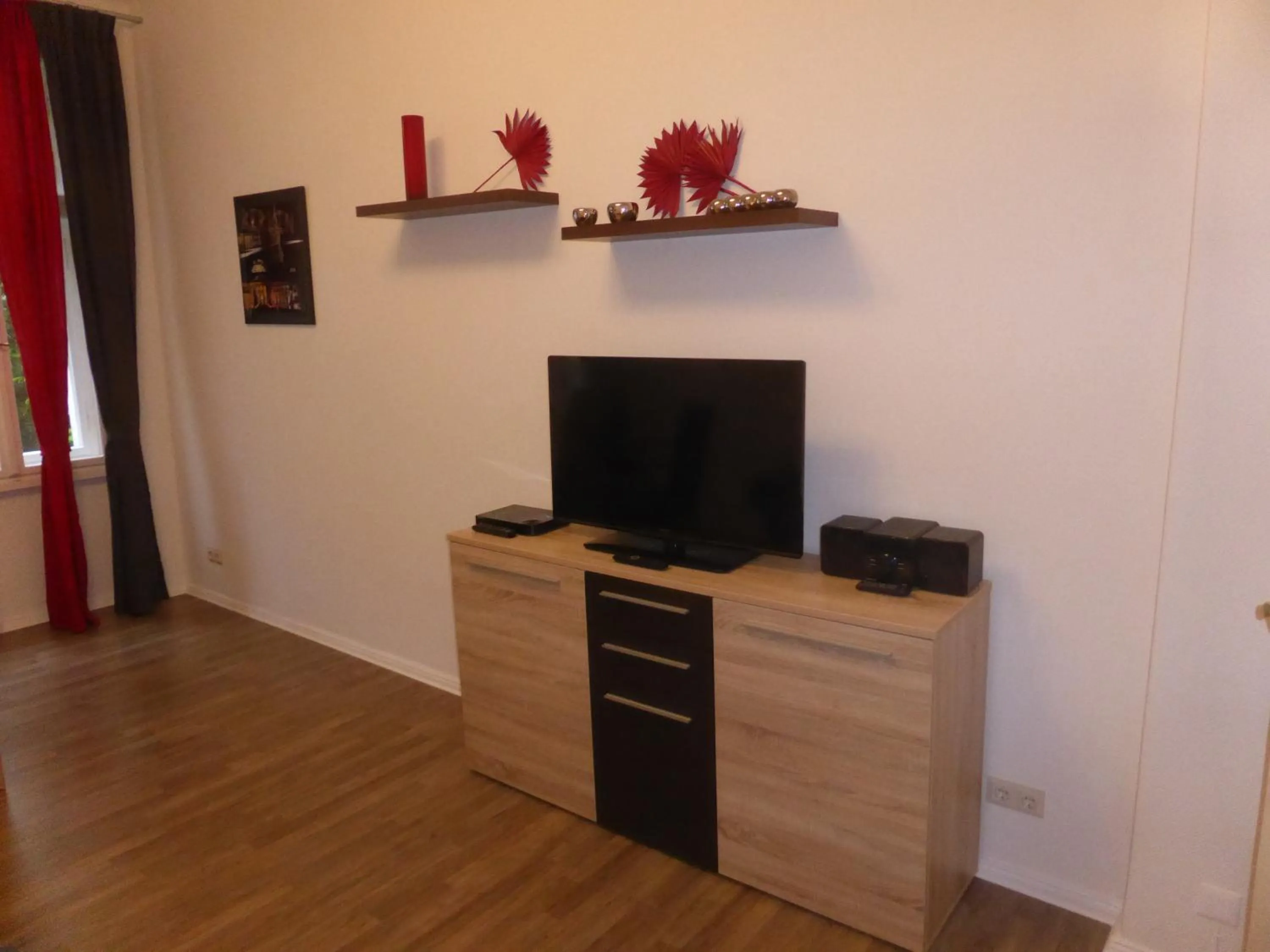 TV and multimedia in Apartments Dahlie & Nelke