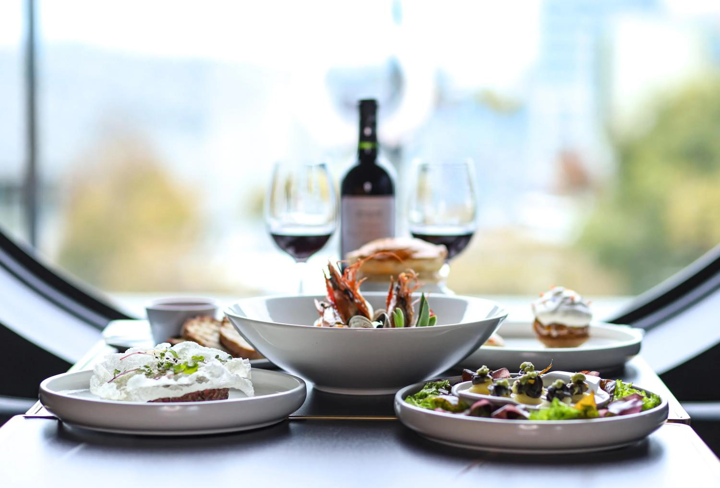 Restaurant/places to eat in Christchurch City Hotel