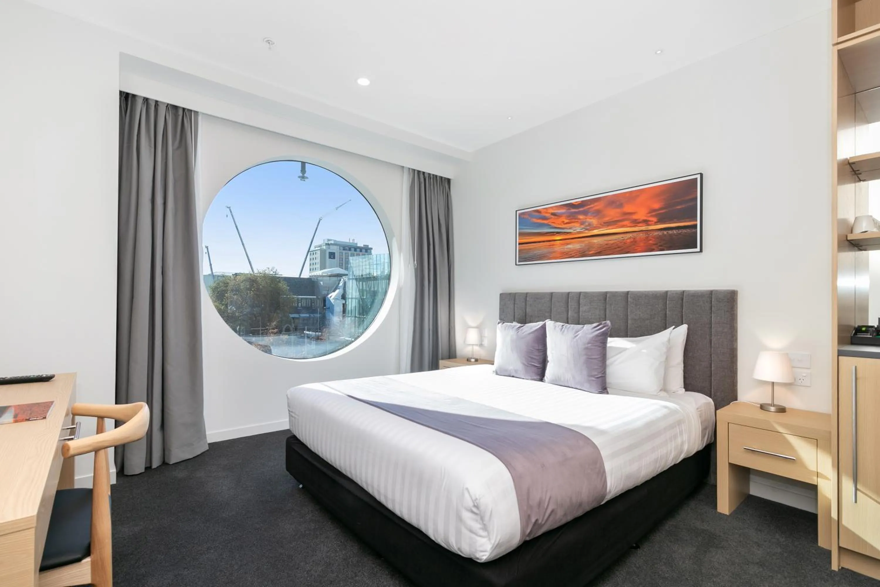 Bedroom, Bed in Christchurch City Hotel