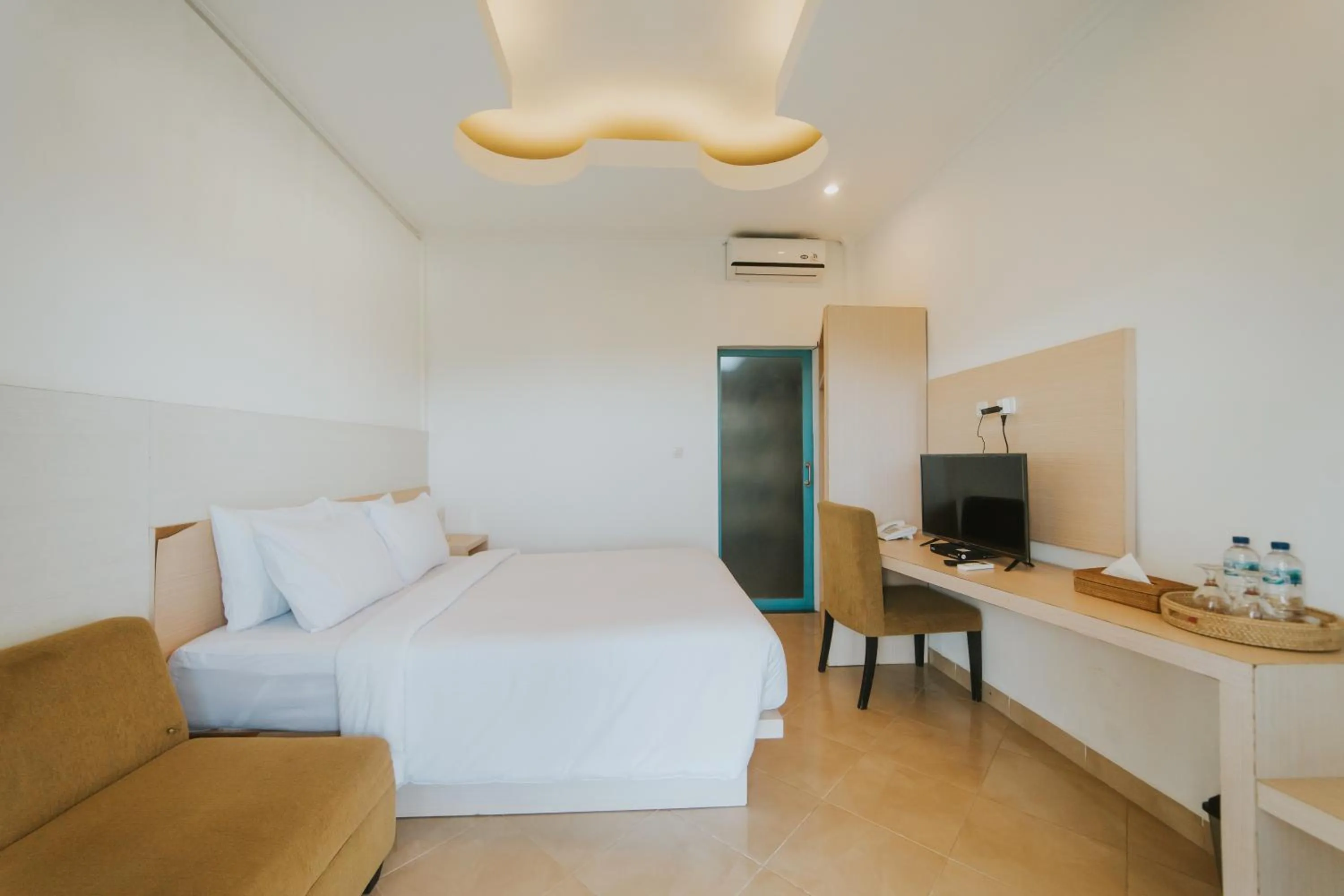 Bedroom, Bed in Birru Inn