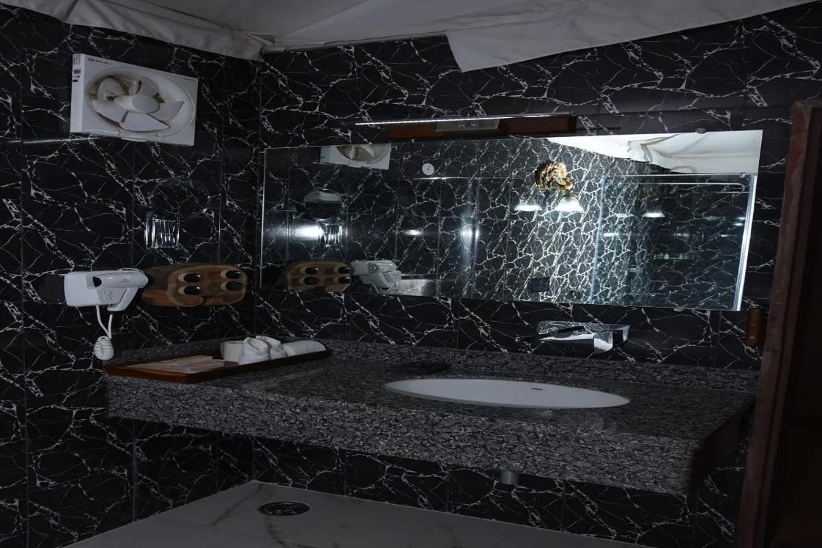 Bathroom in Puratan Qila