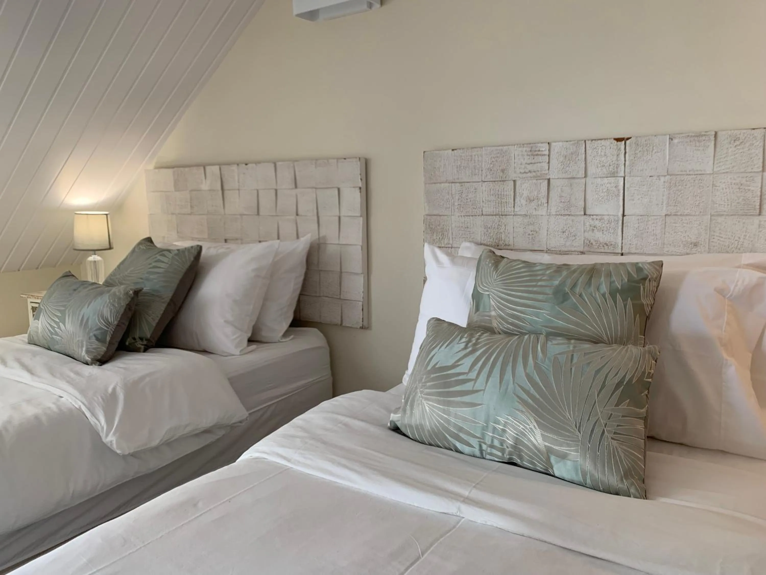 Bed in Sitges Spaces Sea View Villa- 6 Bedrooms, 5 bathrooms, 2 private pools, Near center