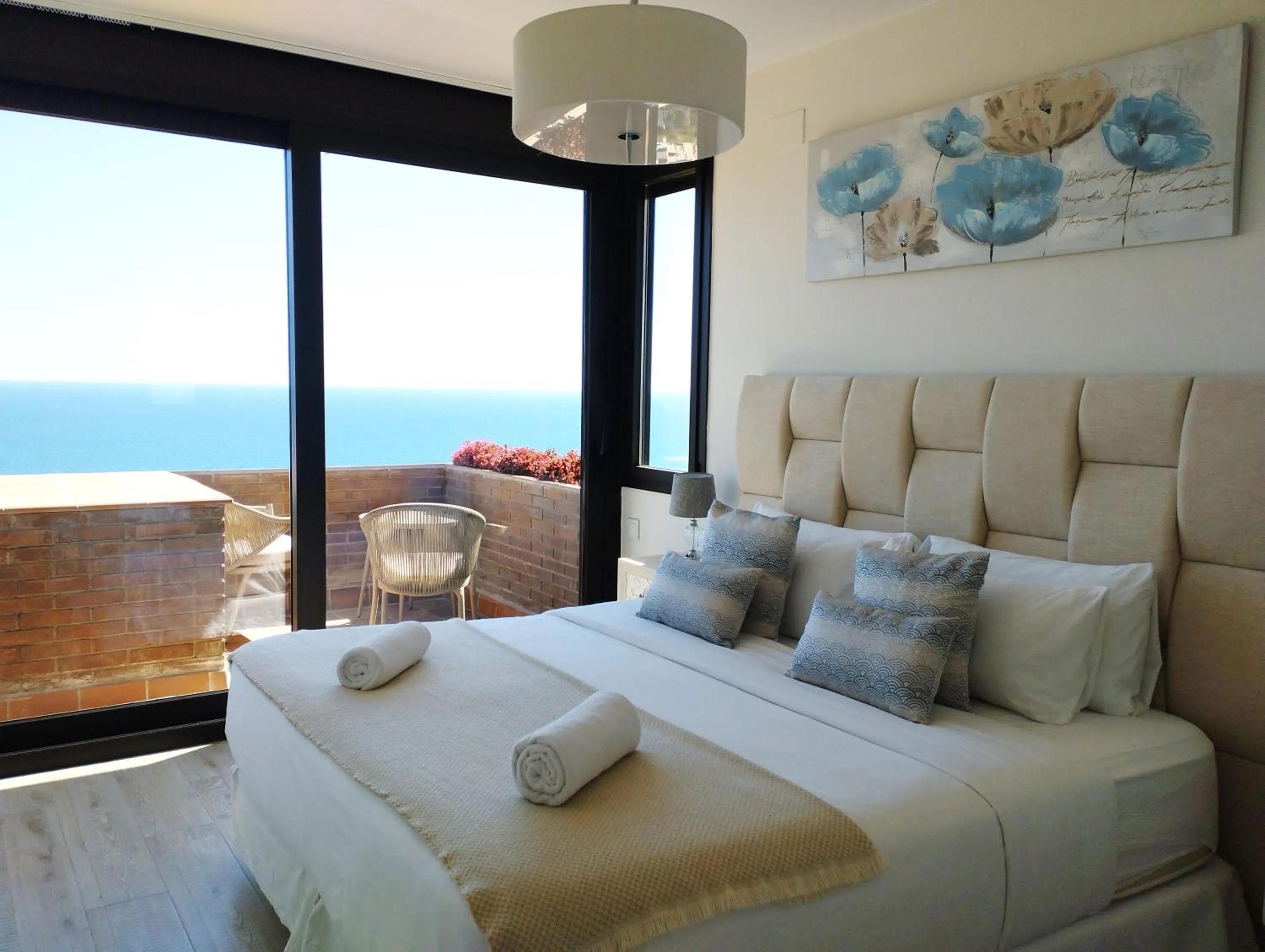 Bed in Sitges Spaces Sea View Villa- 6 Bedrooms, 5 bathrooms, 2 private pools, Near center