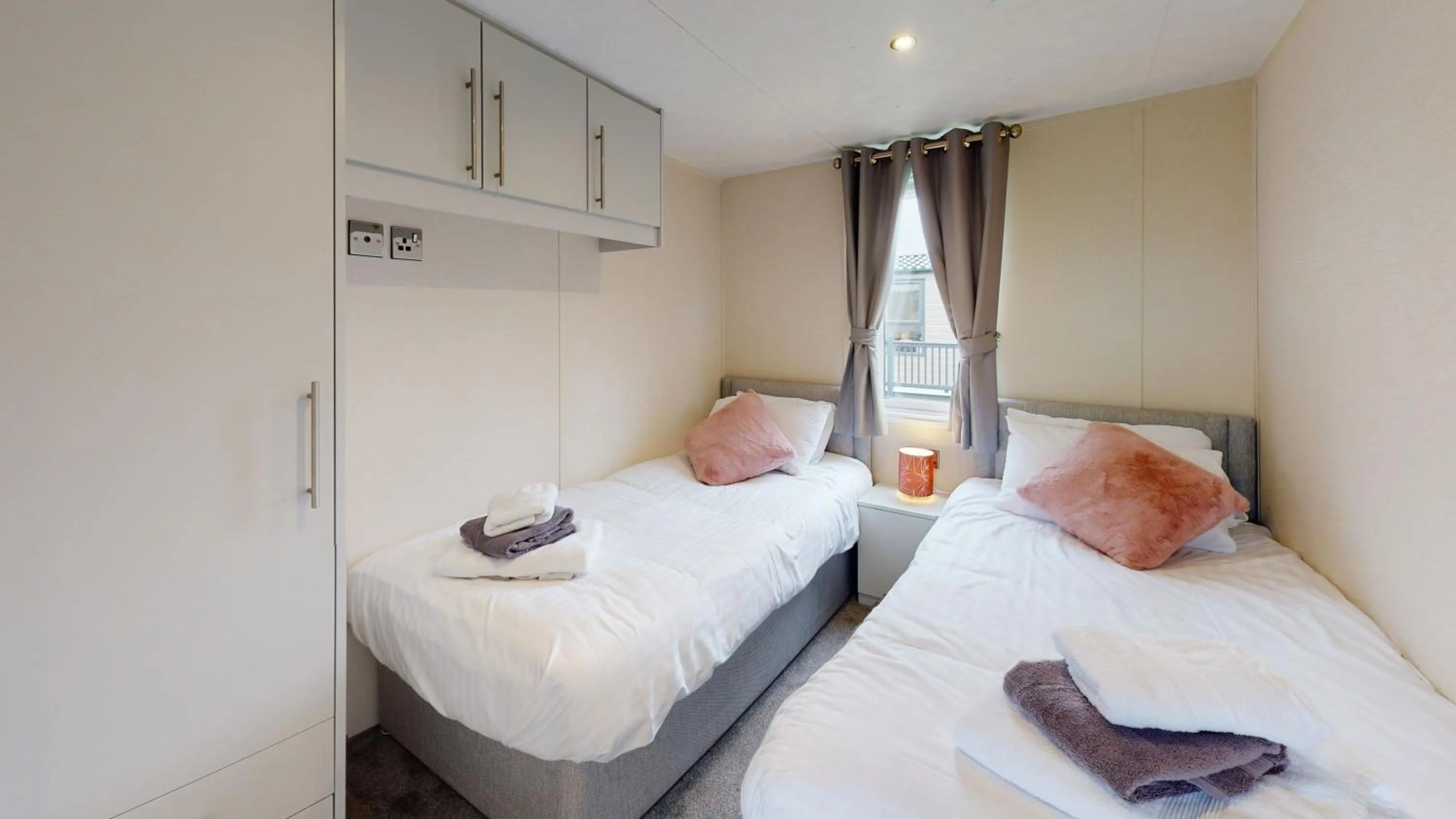 Bed in Sure Studio by Best Western Brackenborough Lakes & Resort