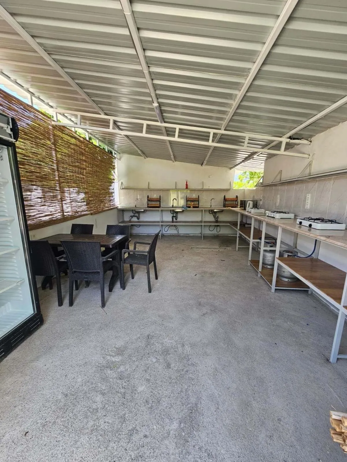 Communal kitchen in ORANGE BEACH CAMP