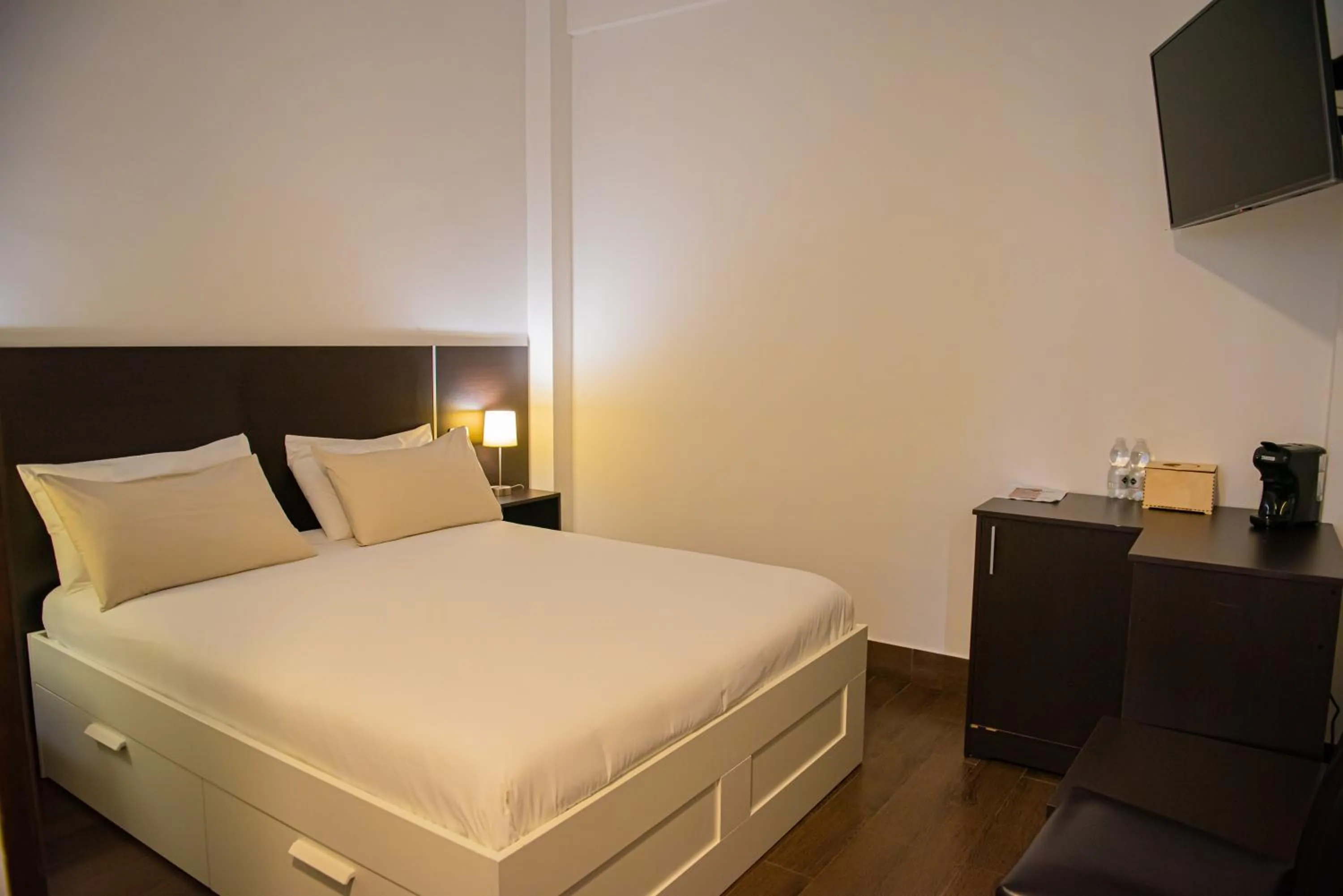 Bed in ARTEMIDE "Fiore Club" B&B SUITE SPA