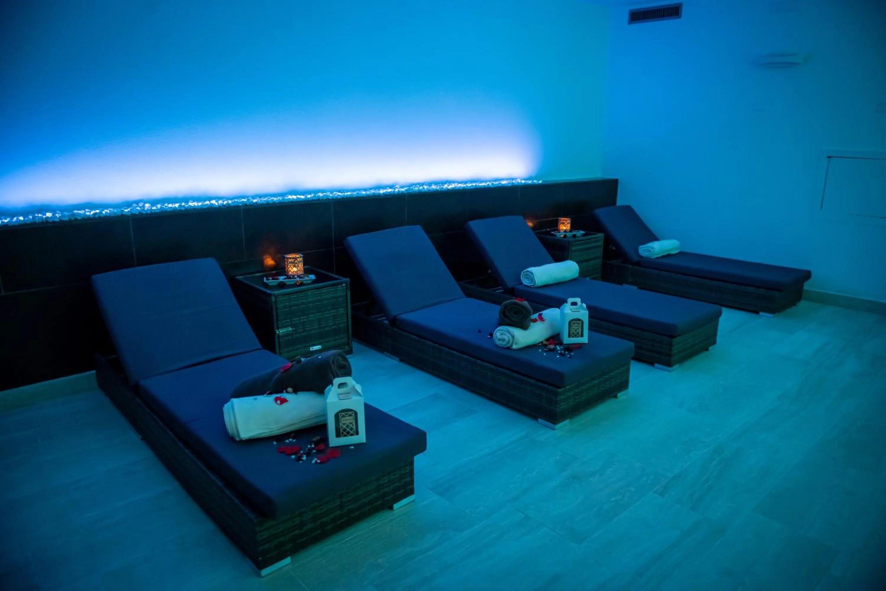Spa and wellness centre/facilities in ARTEMIDE "Fiore Club" B&B SUITE SPA