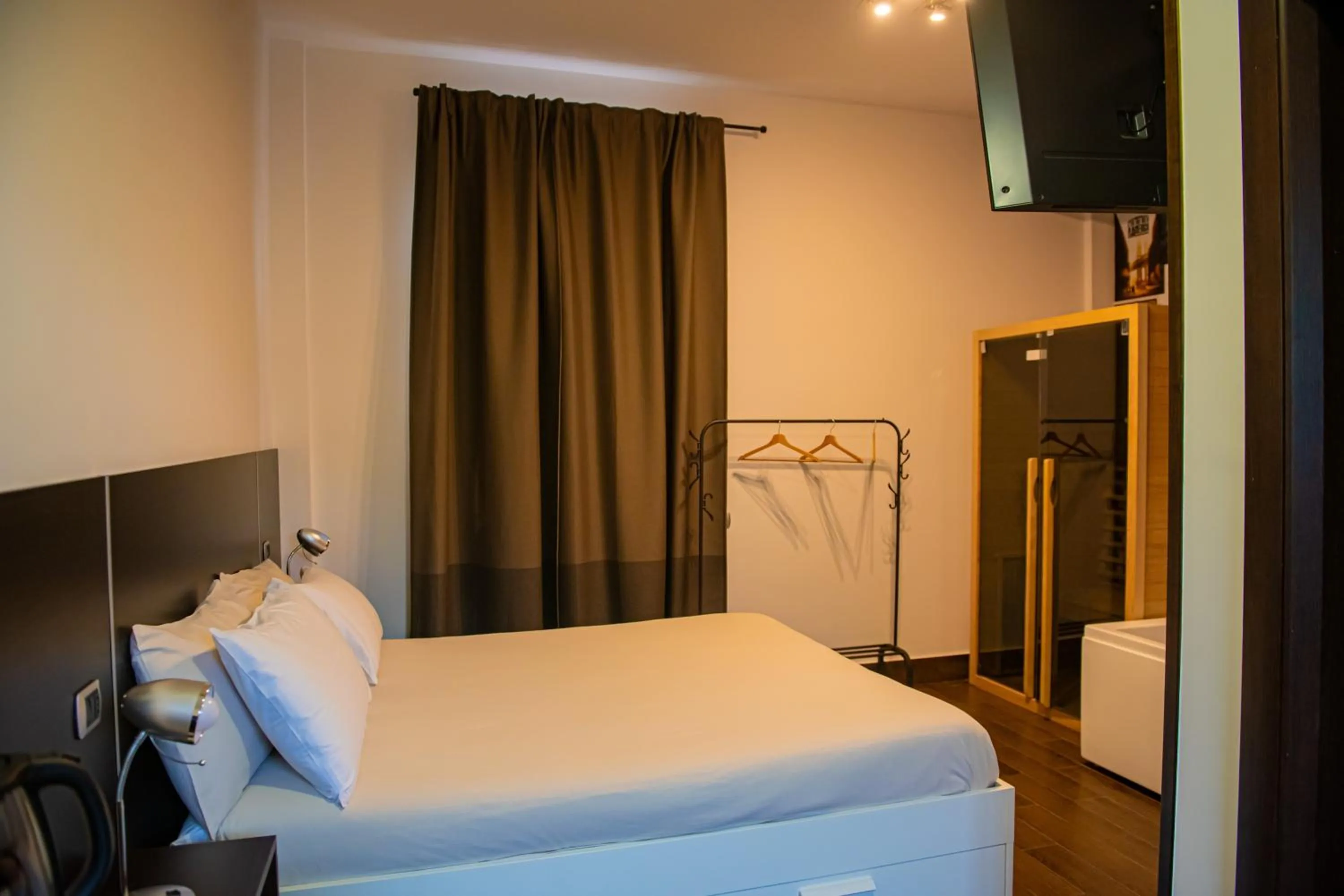 Bed in ARTEMIDE "Fiore Club" B&B SUITE SPA