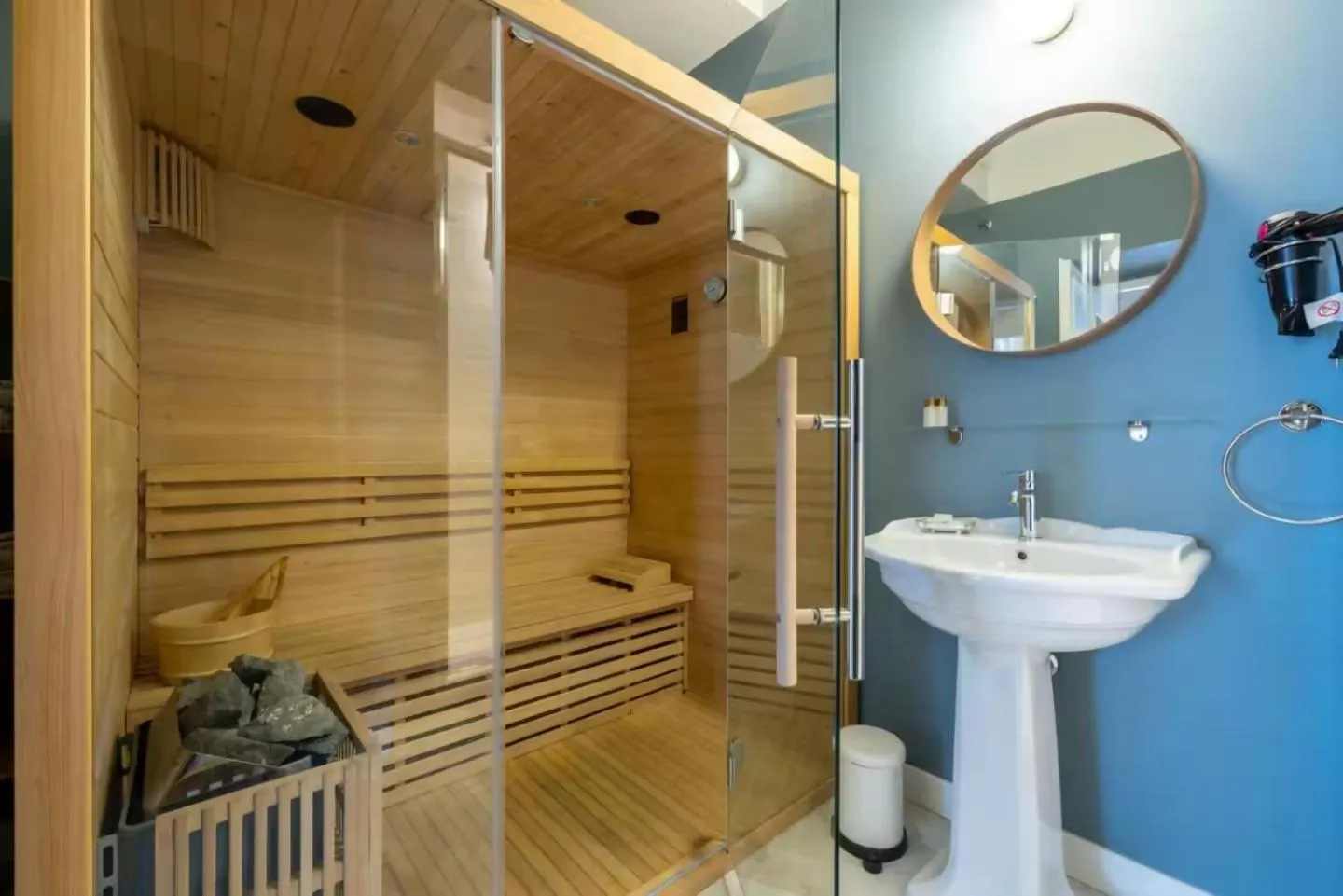 4 Fontane Private Suites