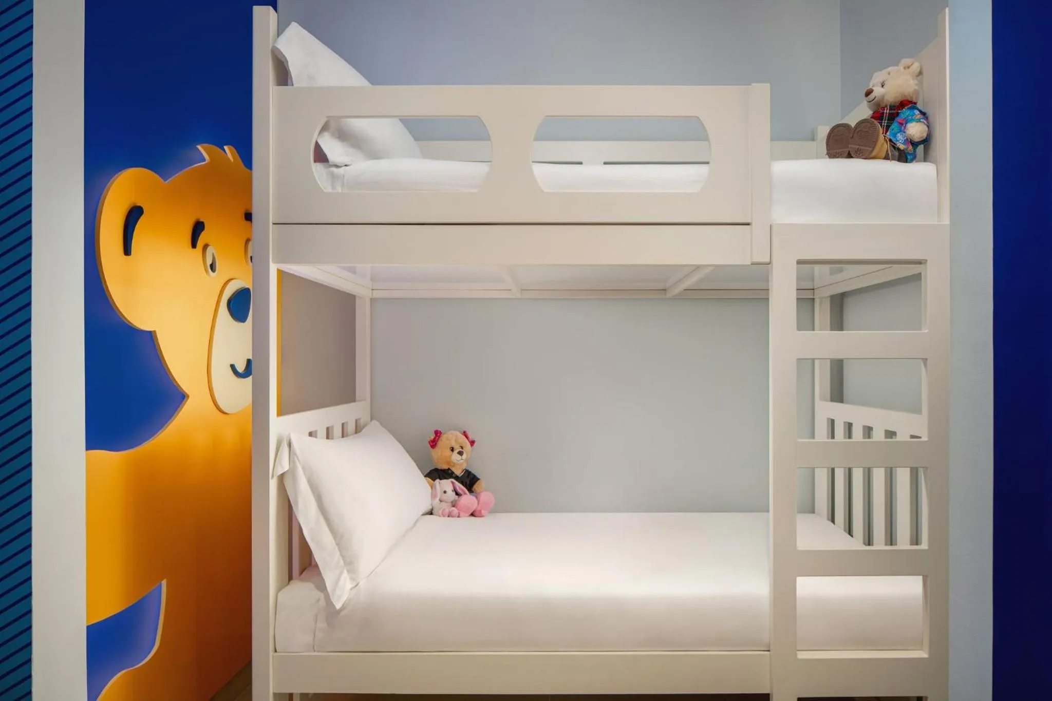 Bedroom, Bed in Centara Mirage Beach Resort Dubai