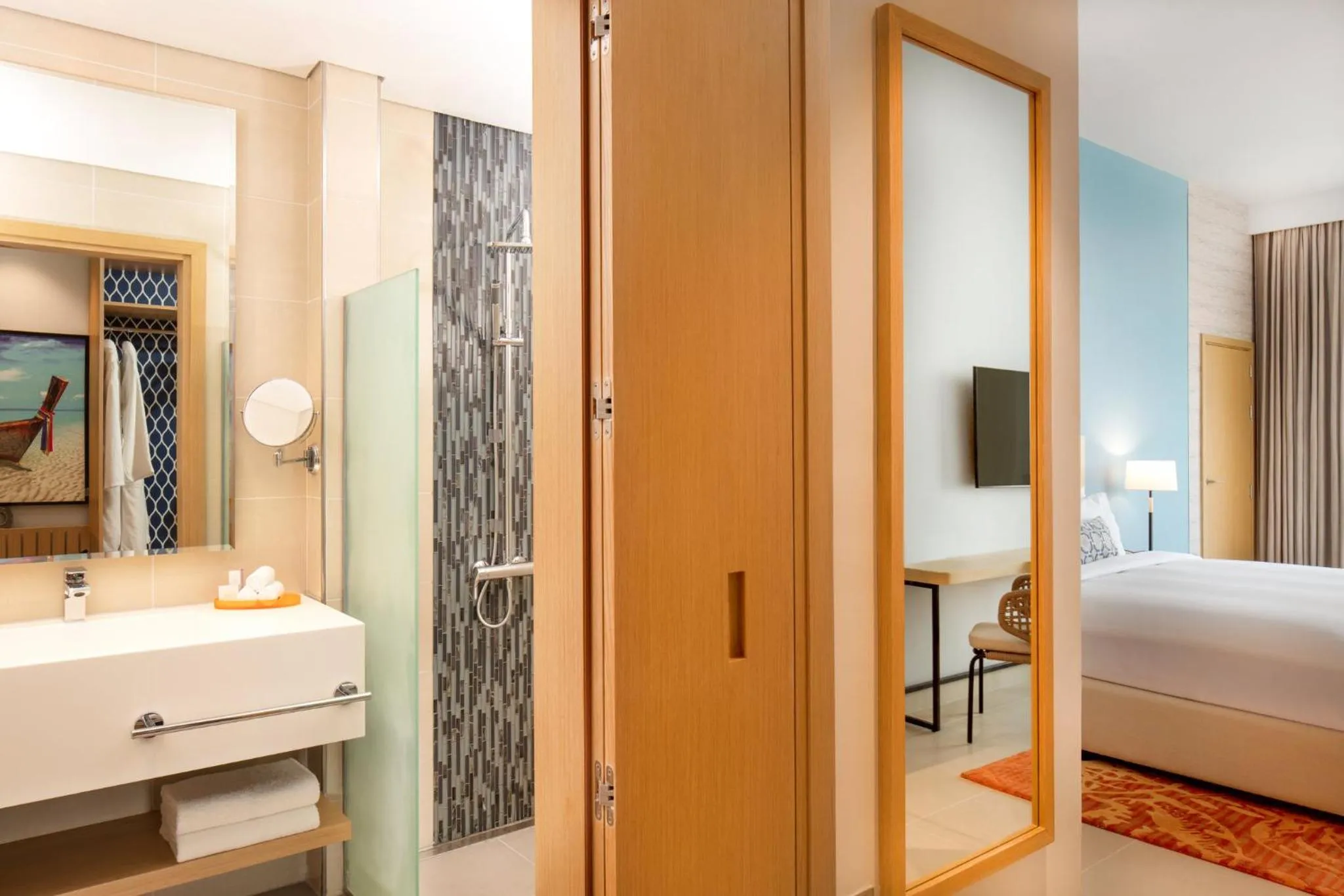 Bedroom, Bed in Centara Mirage Beach Resort Dubai