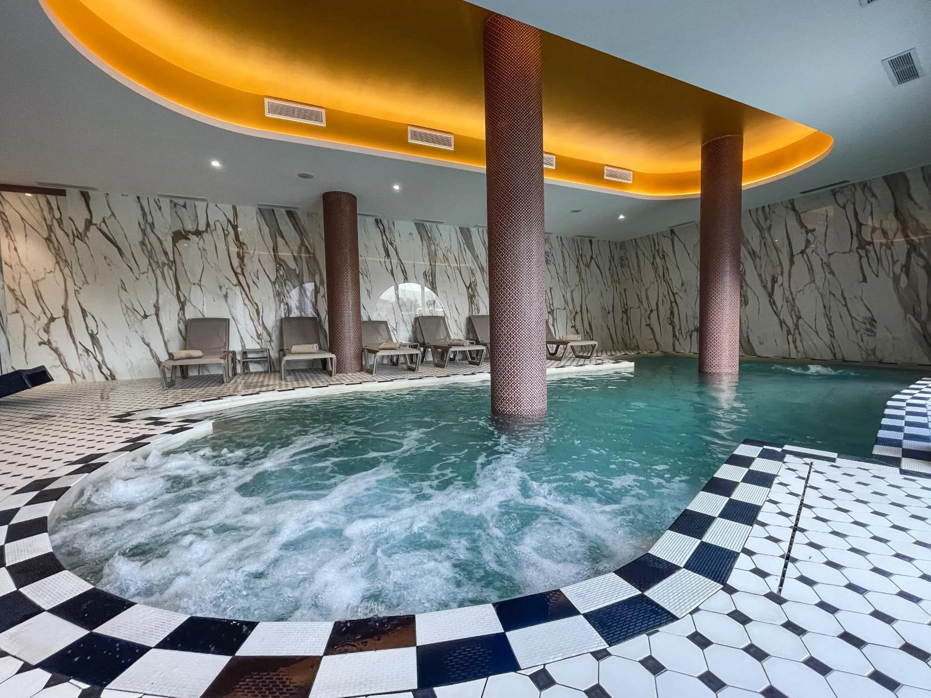 Swimming pool in Eco-Résidence Dolce Paese & Spa