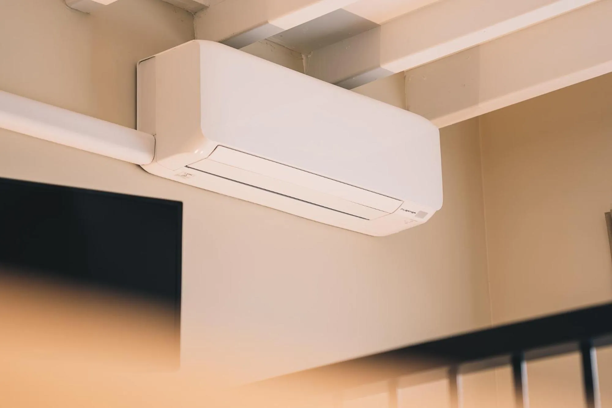 air conditioner in LVM Stays