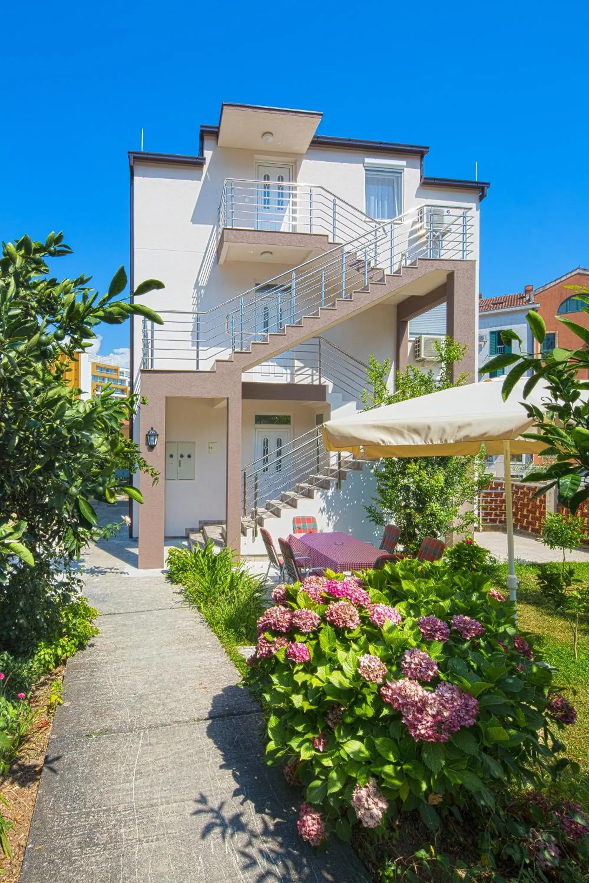 Luxury Two-Bedroom Apartment - with 3 Bathrooms in Apartments Budva Center 2 Luxury Two-Bedroom Apartment - with 3 Bathrooms in Apartments Budva Center 2