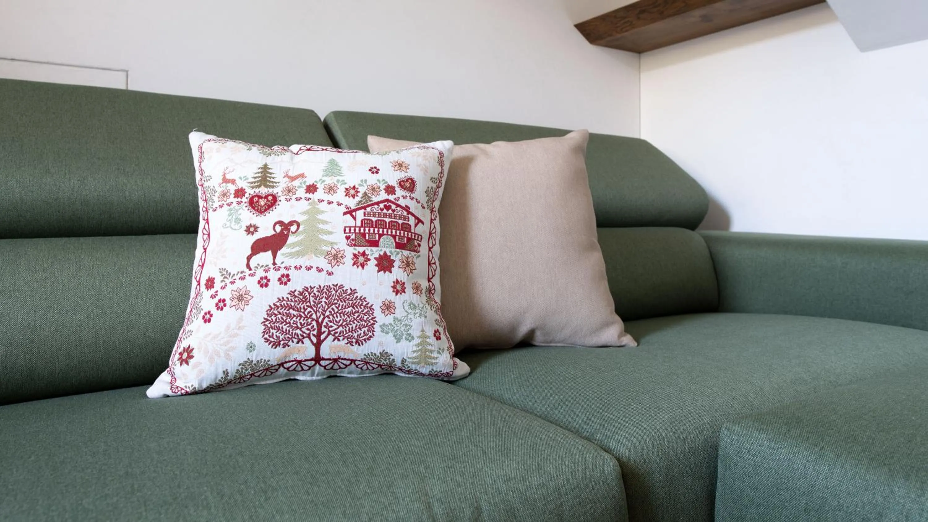 Seating area in Italianway - Morcelli 4