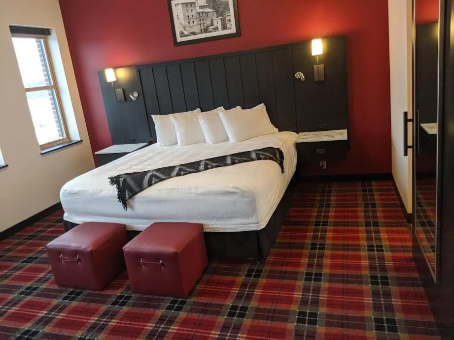 Bed in Water Street Inn