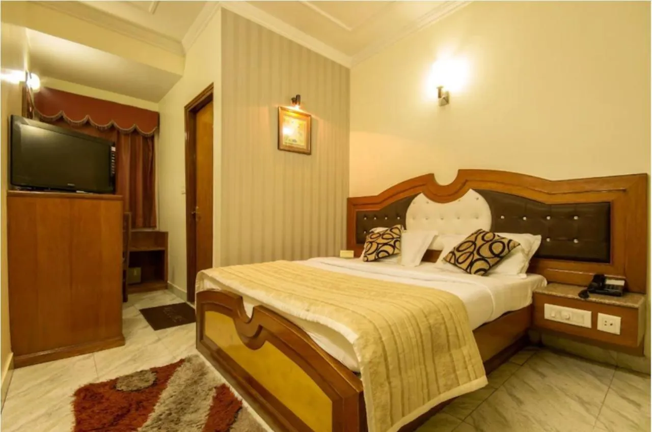 Toilet, Bed in The C Park Inn Karol Bagh Homely Atmosphere
