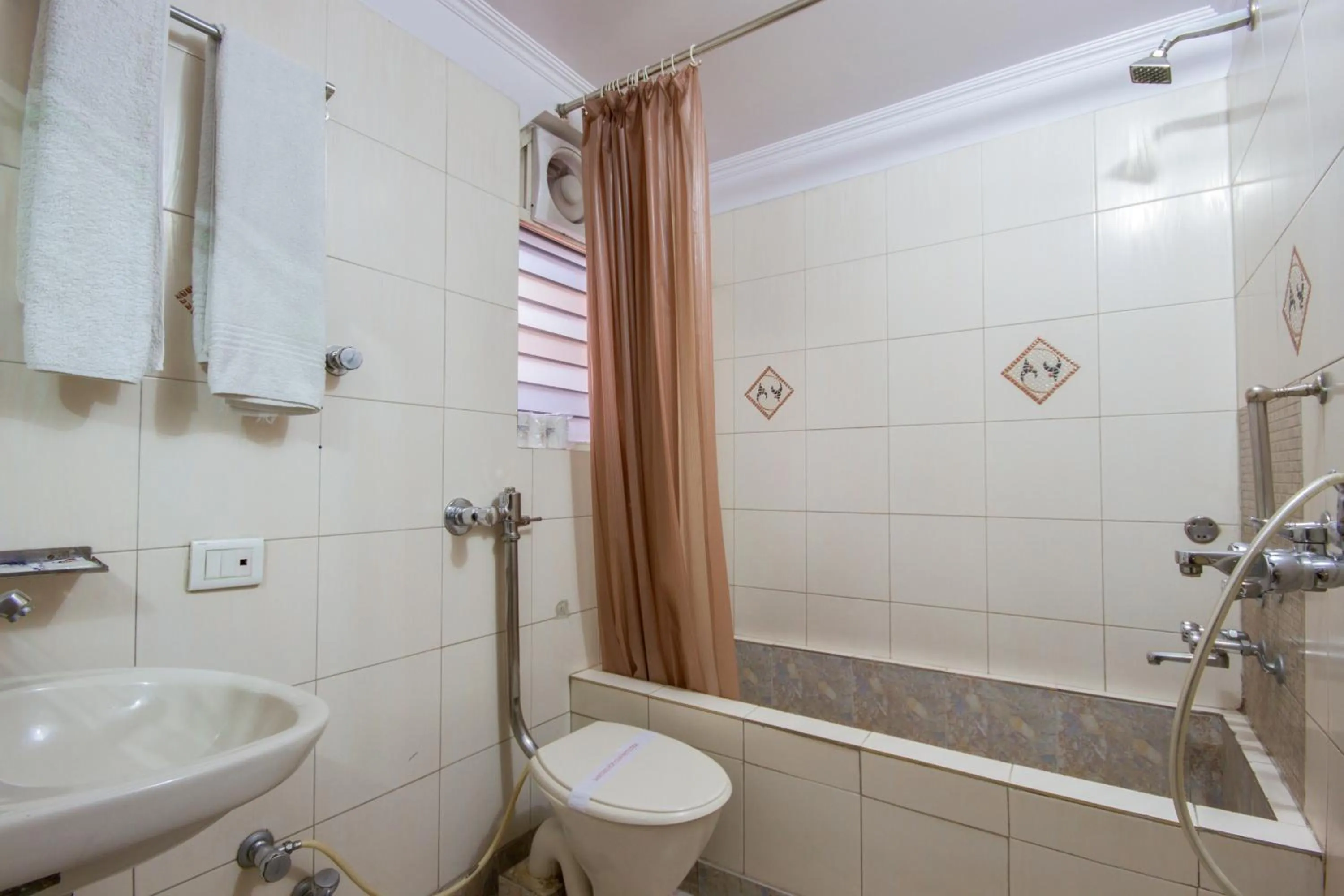 Shower in The C Park Inn Karol Bagh Homely Atmosphere