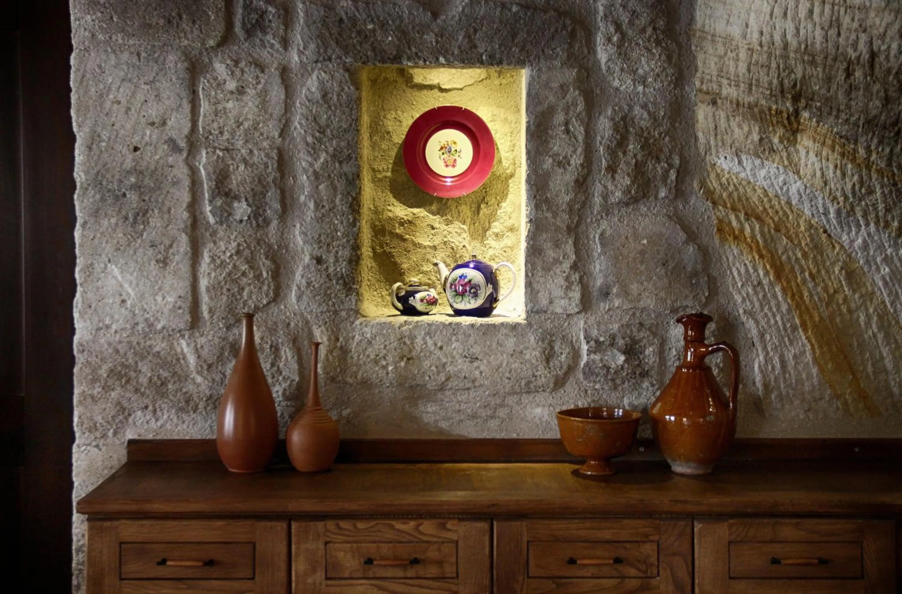 Restaurant/places to eat in 1811 Cave Hotel