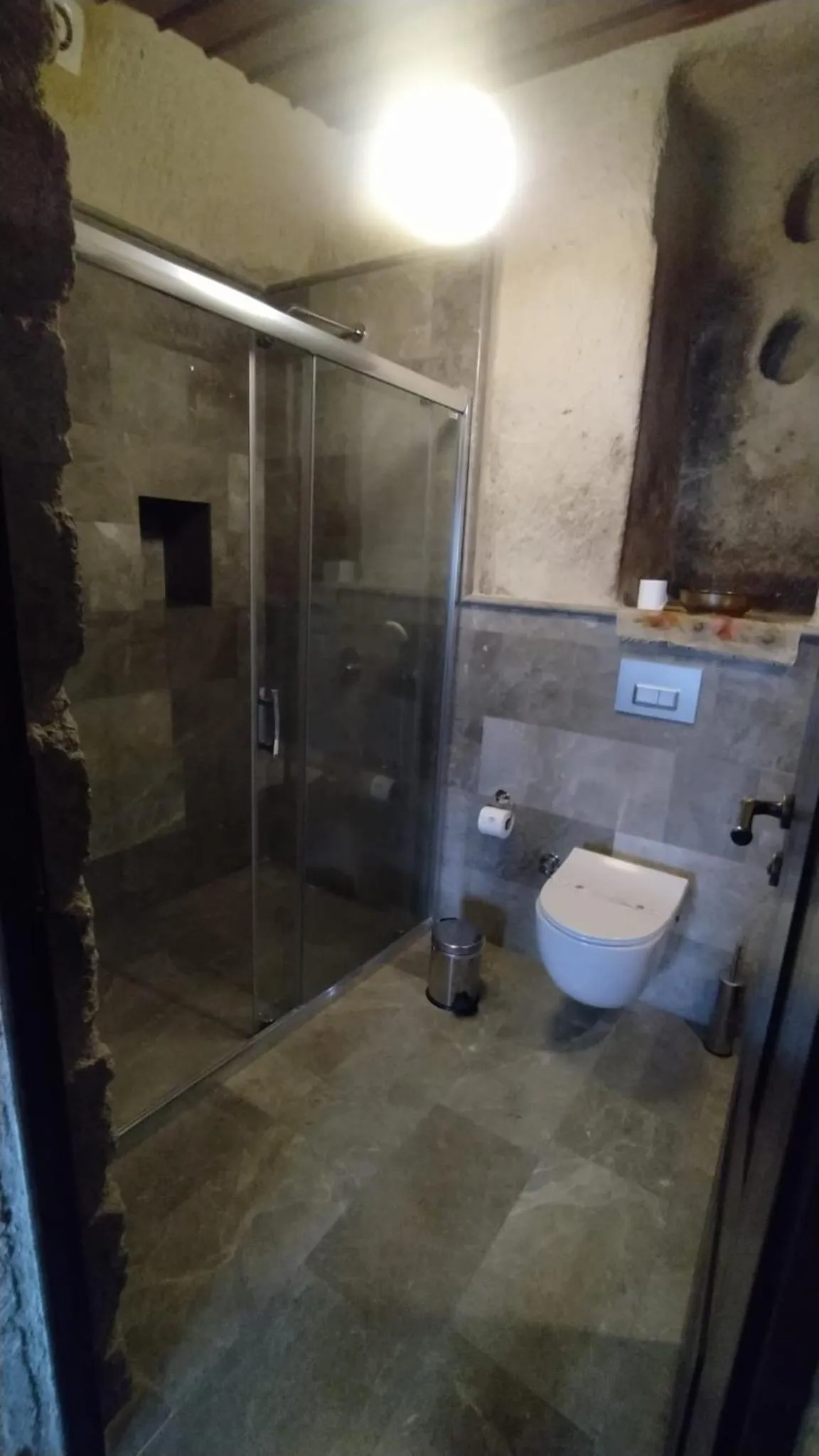 Bathroom in 1811 Cave Hotel
