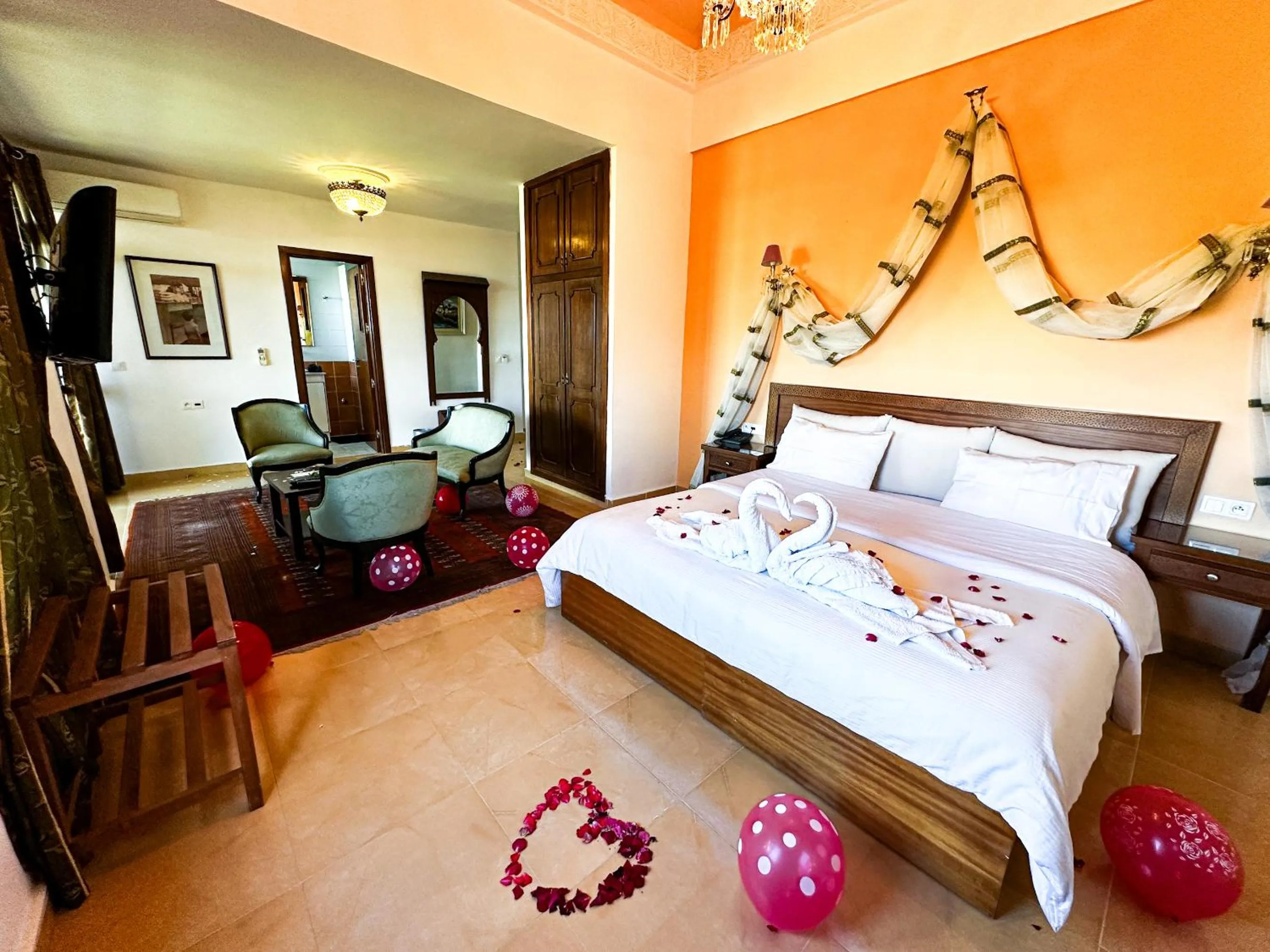 Photo of the whole room, Bed in Riad Dar Achaach