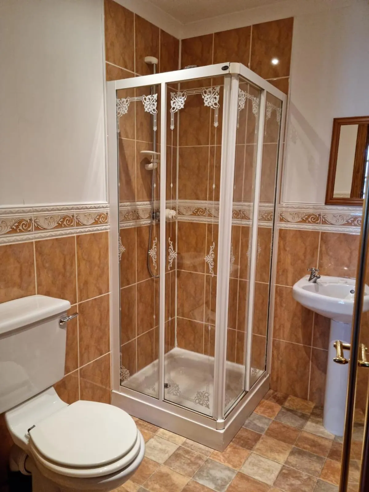 Shower in Killean Farmhouse B&B