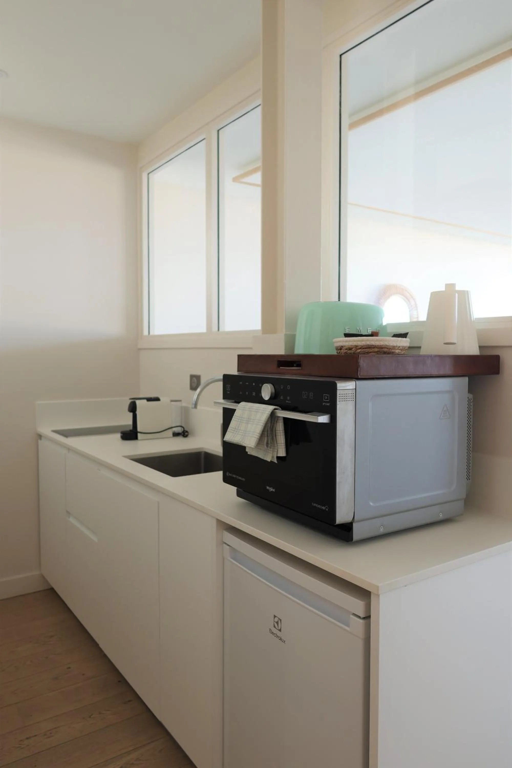 Kitchen or kitchenette in Résidence Les Suites du Port - by Le Saint Ferdinand