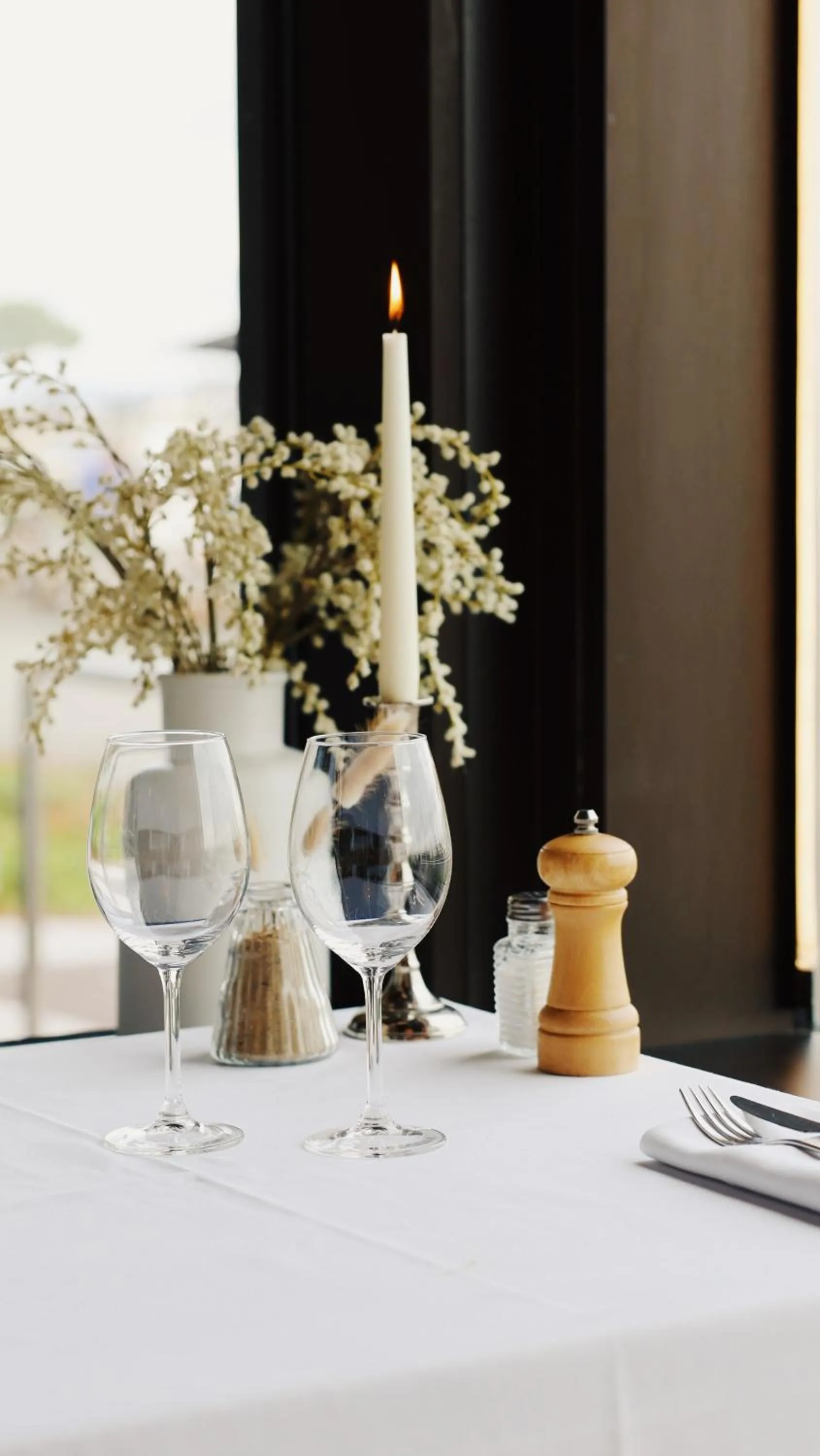 Restaurant/places to eat in Résidence Les Suites du Port - by Le Saint Ferdinand