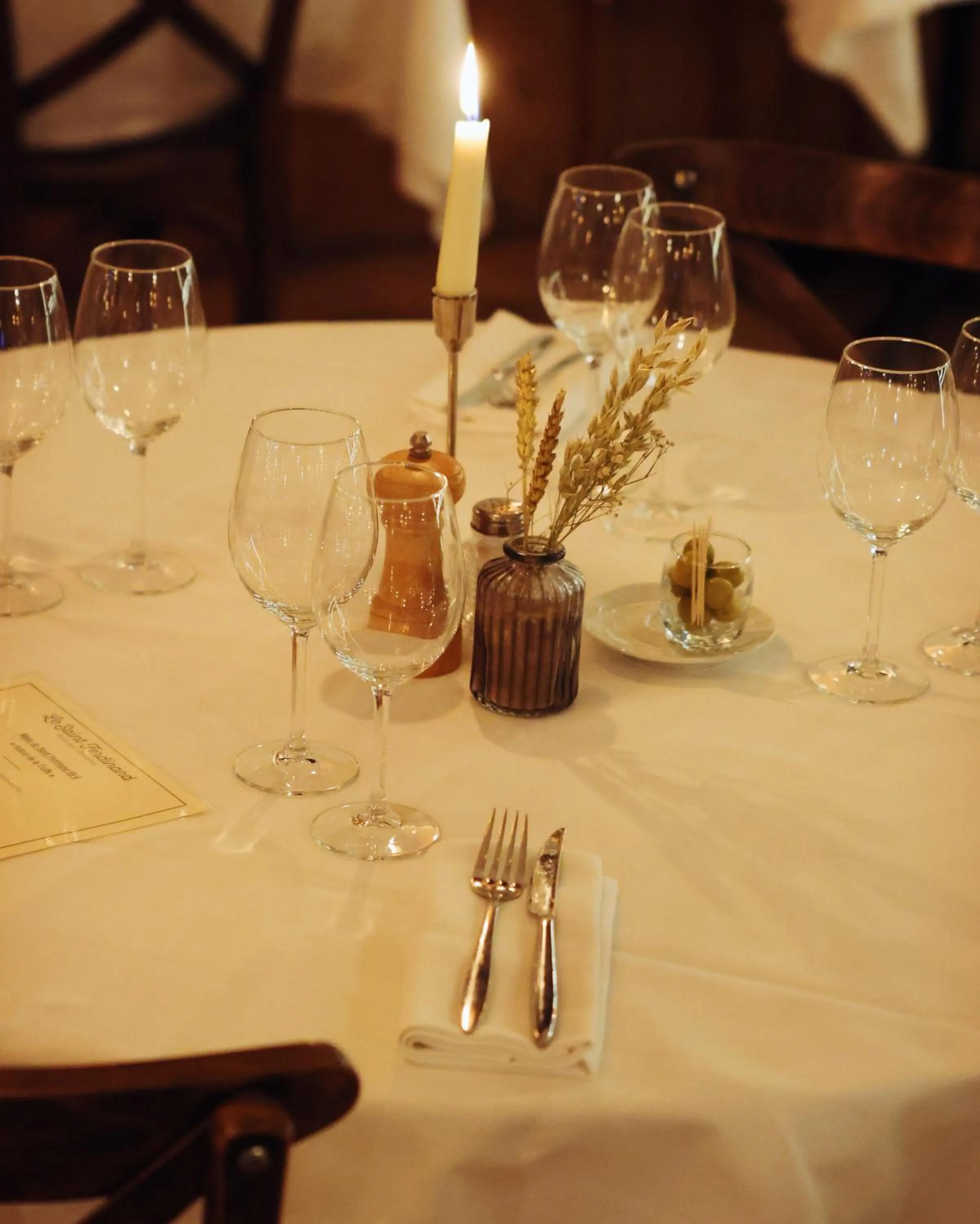 Restaurant/places to eat in Résidence Les Suites du Port - by Le Saint Ferdinand