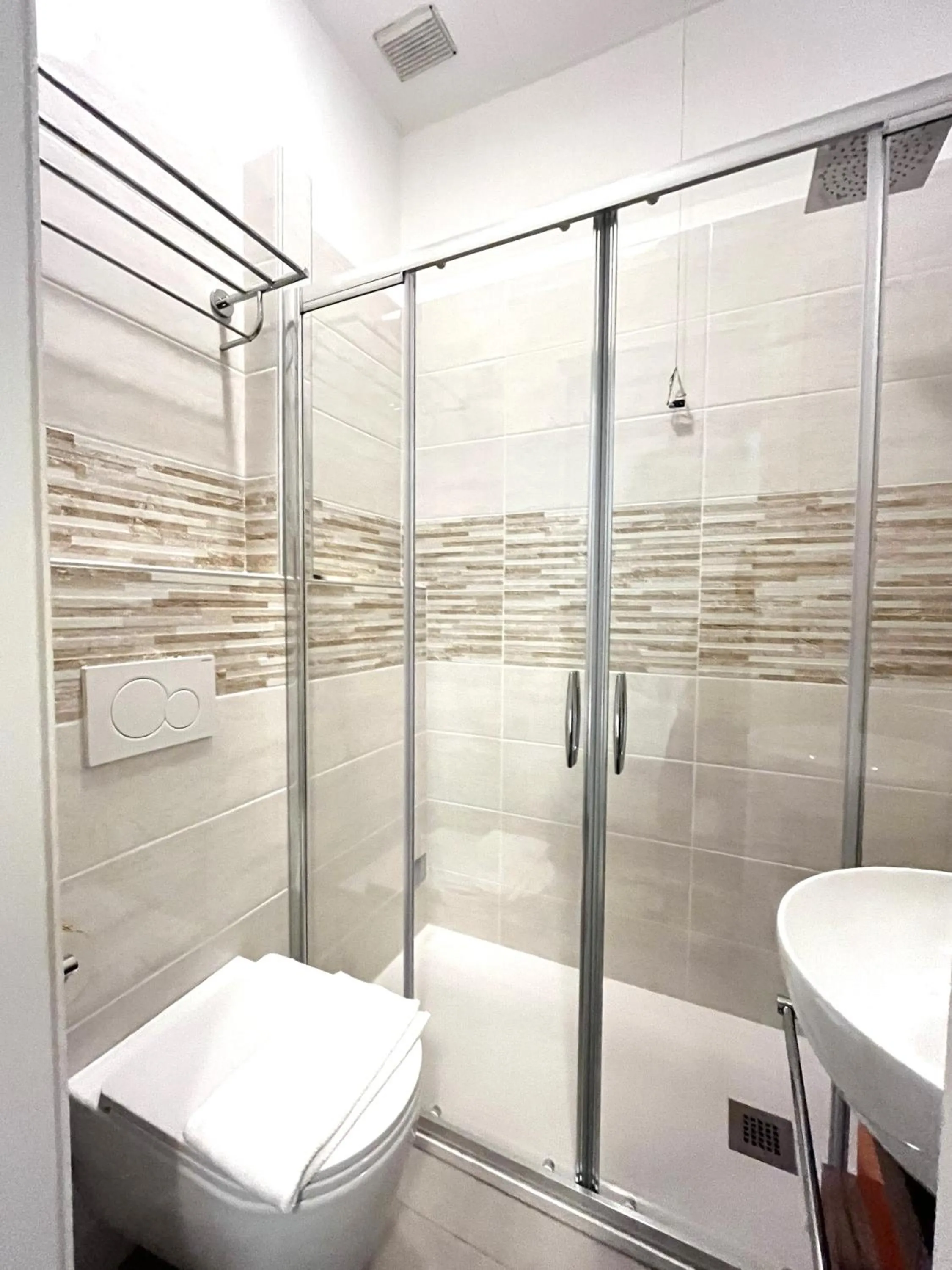 Bathroom in Hotel Baia di Levanto