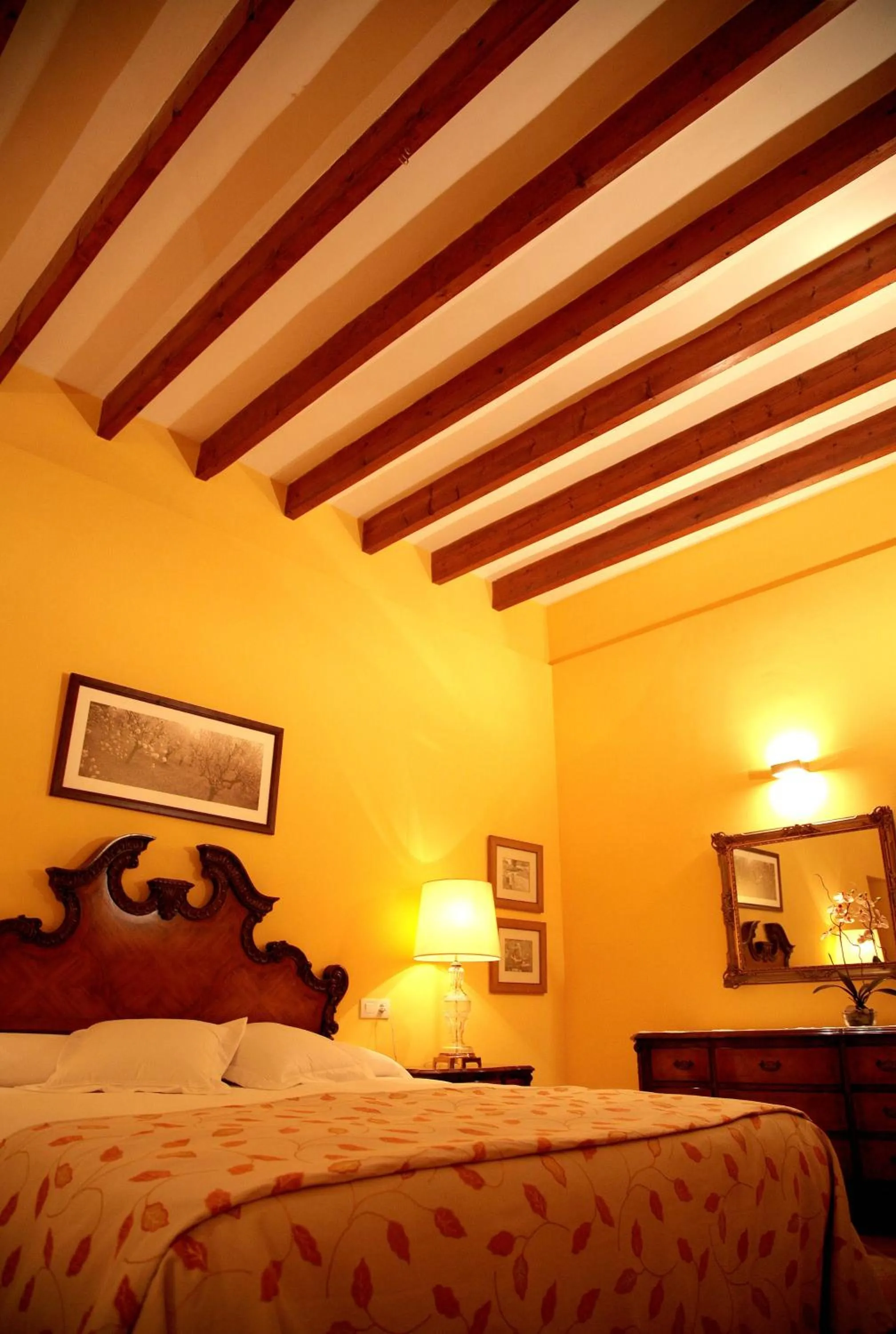 Bedroom, Bed in Petit Hotel Alaro