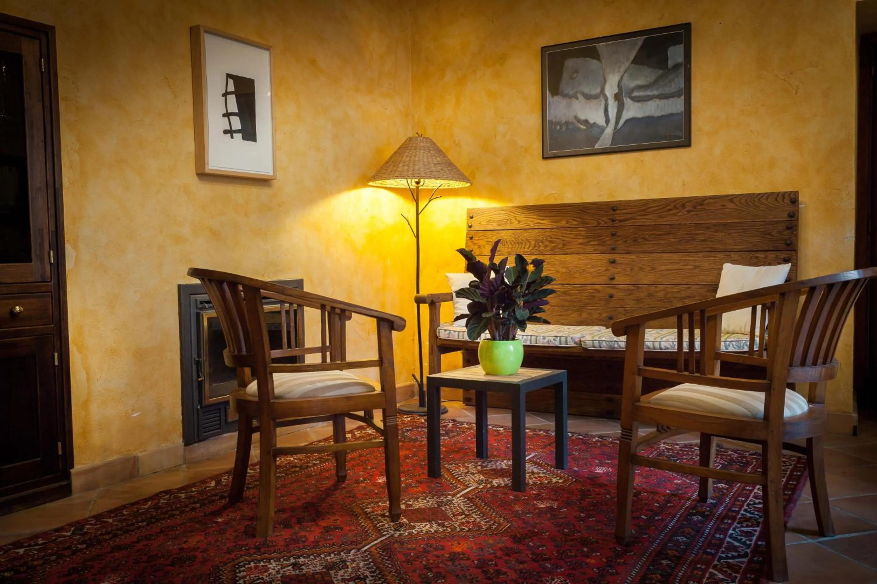 Seating area in Petit Hotel Alaro