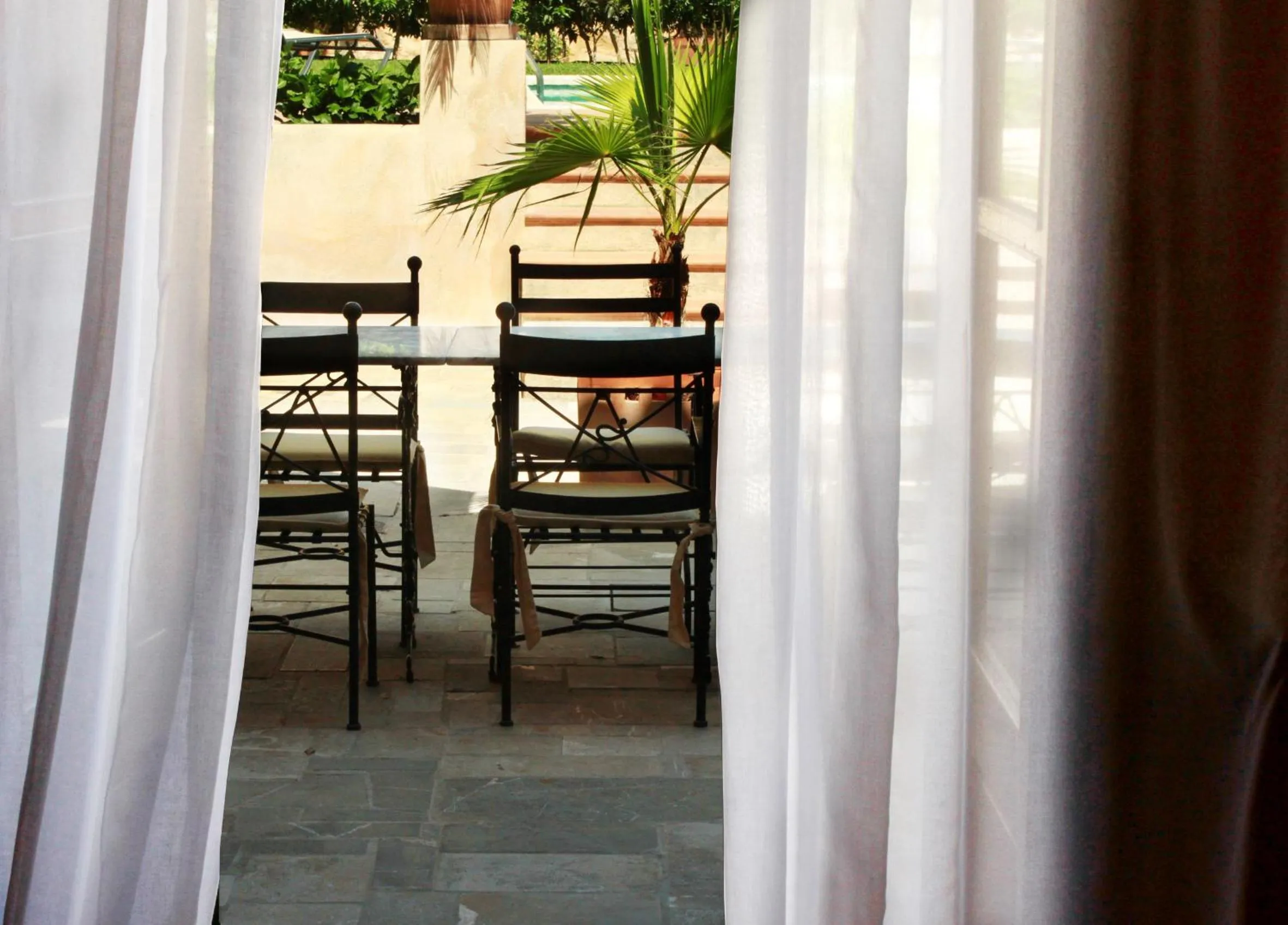 Patio in Petit Hotel Alaro